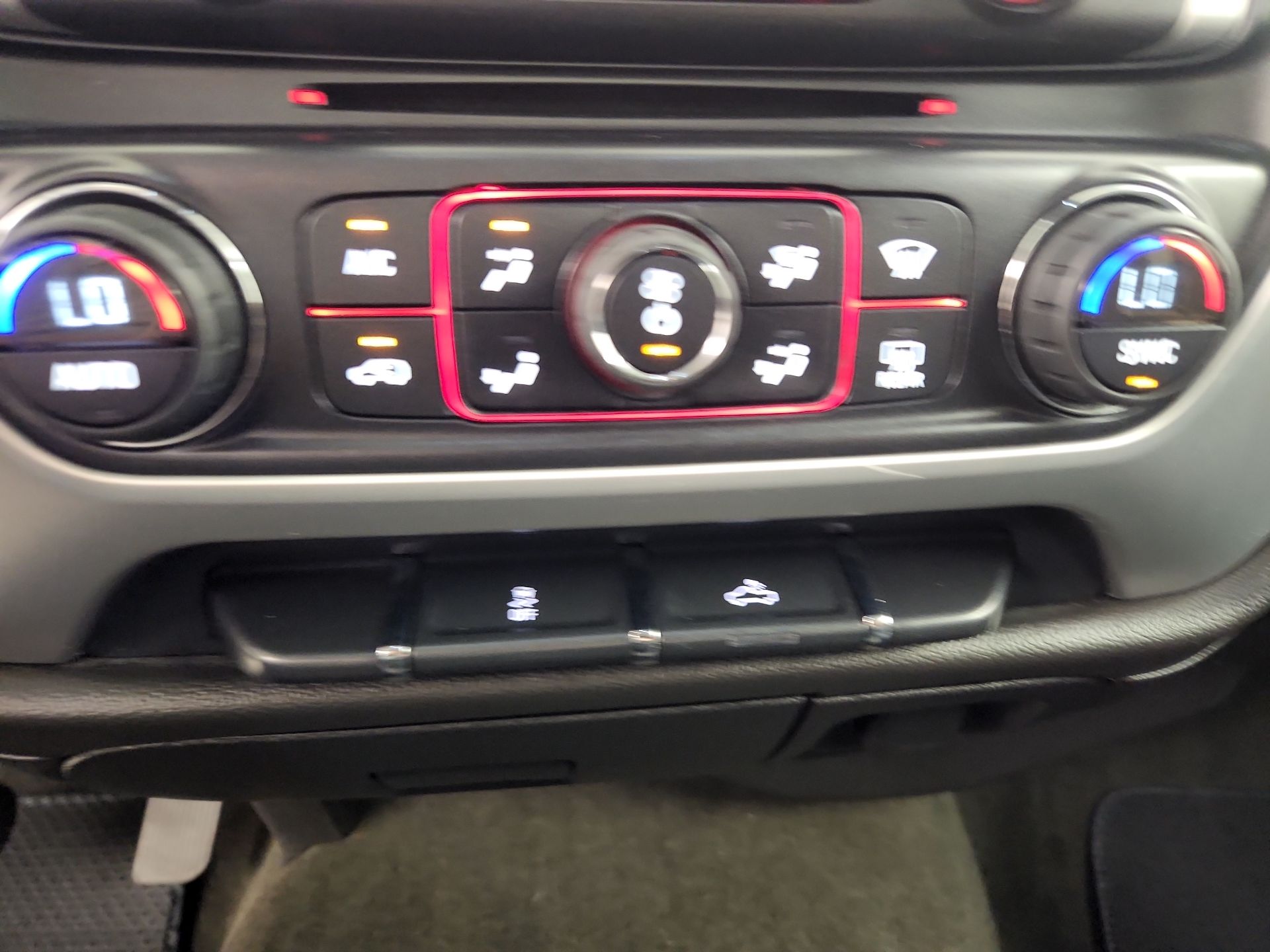 Thumbnail: 2015 GMC Sierra 1500 - 16