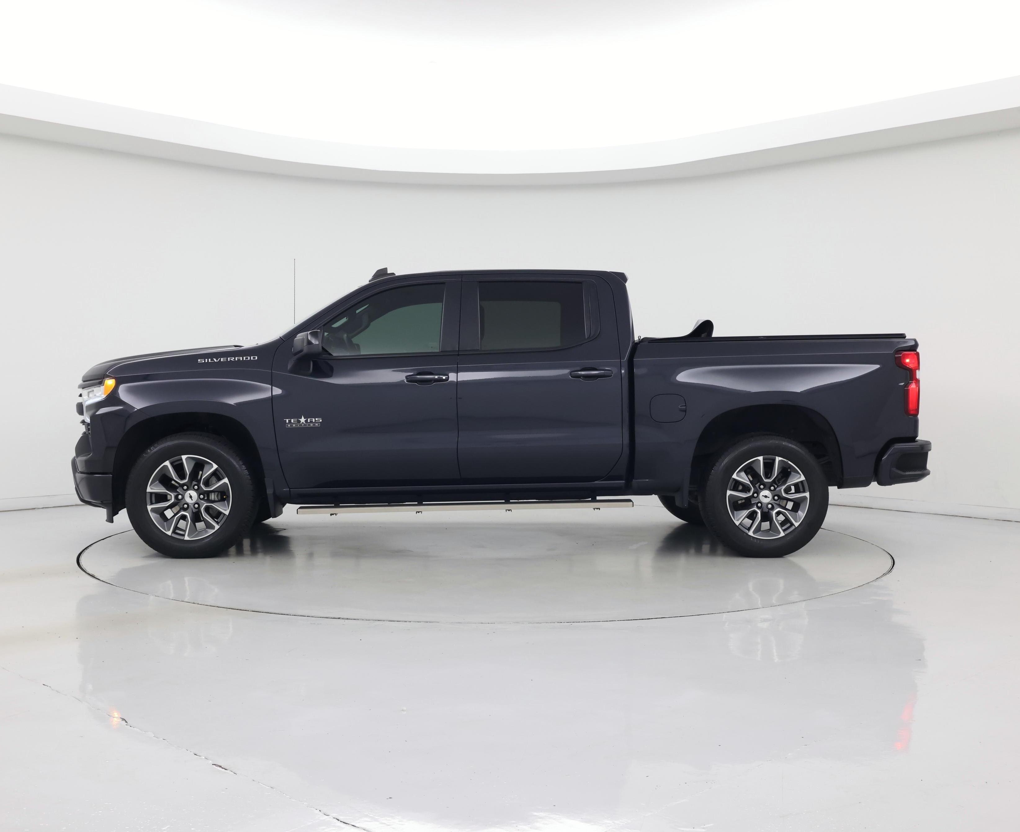 Thumbnail: 2022 Chevrolet Silverado 1500 - 3