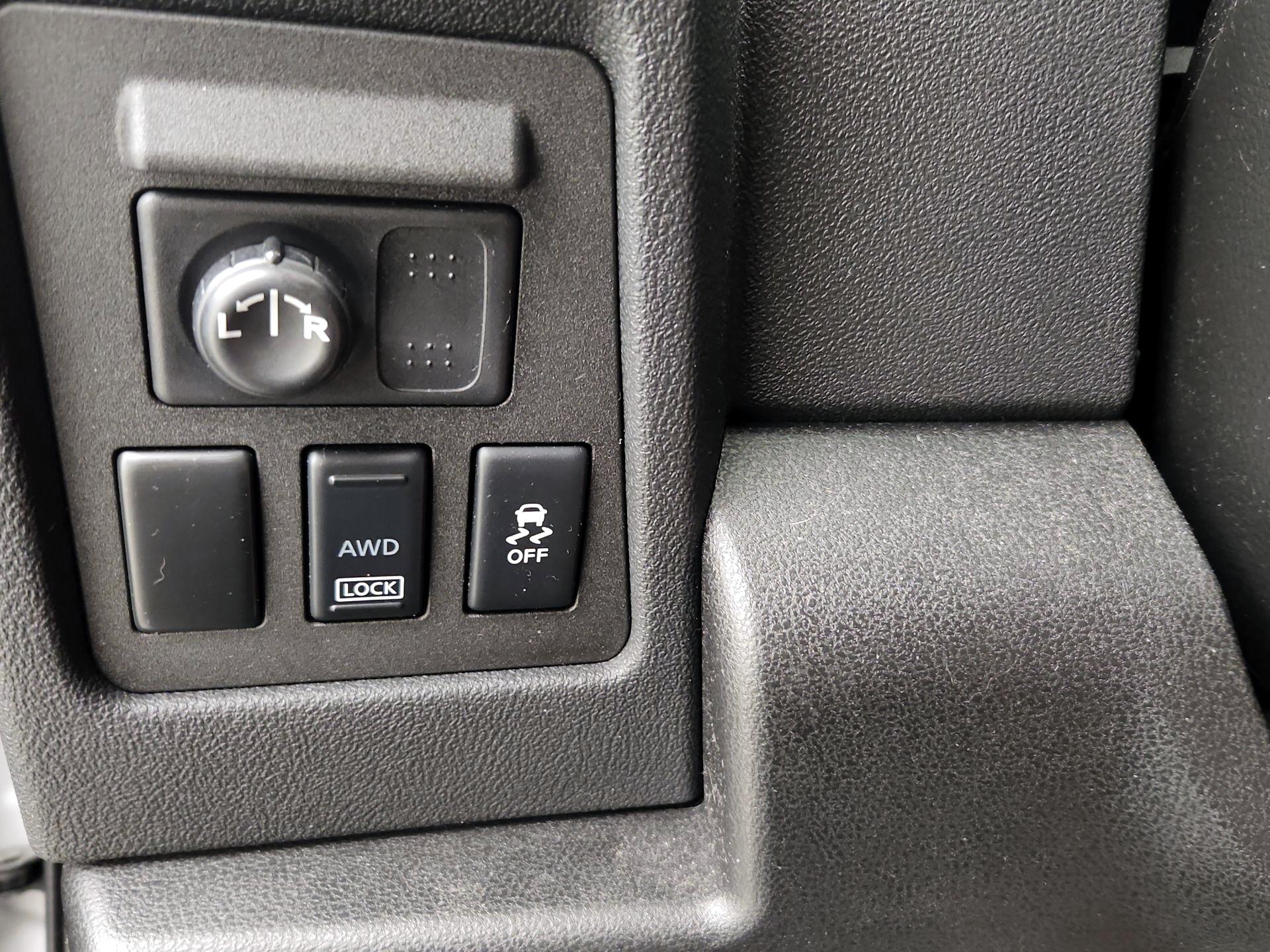 Thumbnail: 2015 Nissan Rogue - 13