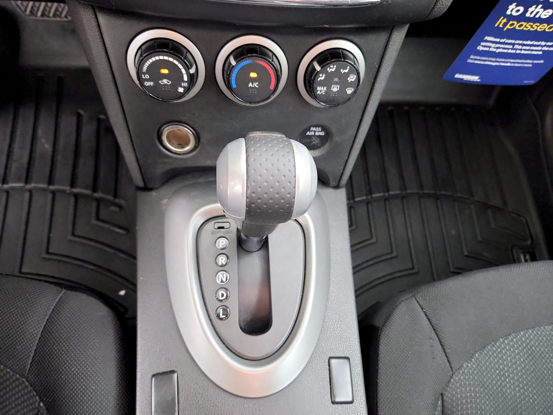 Thumbnail: 2015 Nissan Rogue - 17