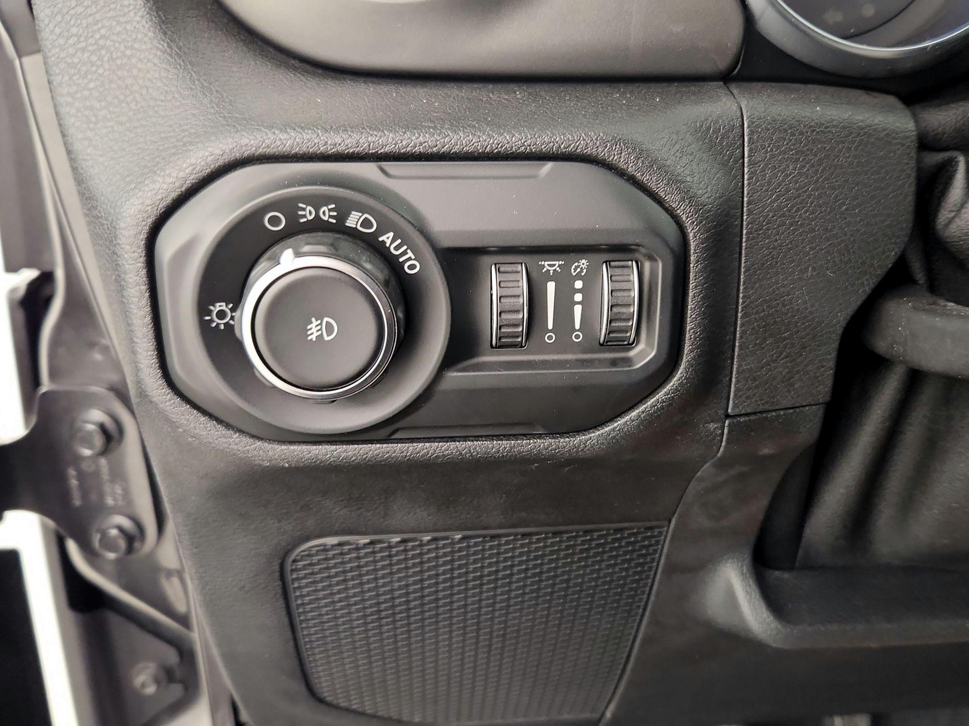 Thumbnail: 2020 Jeep Wrangler - 13