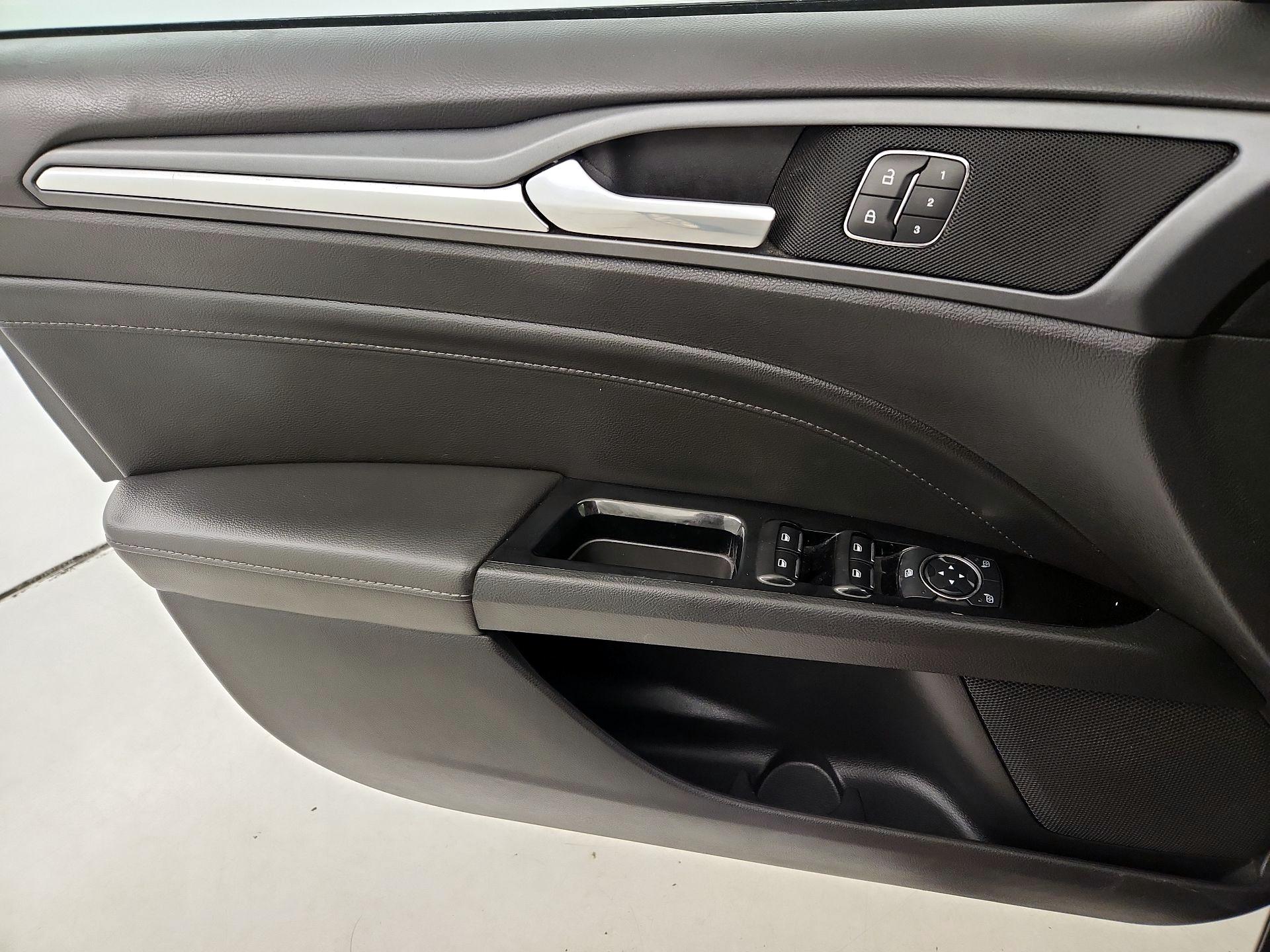 Thumbnail: 2014 Ford Fusion - 12