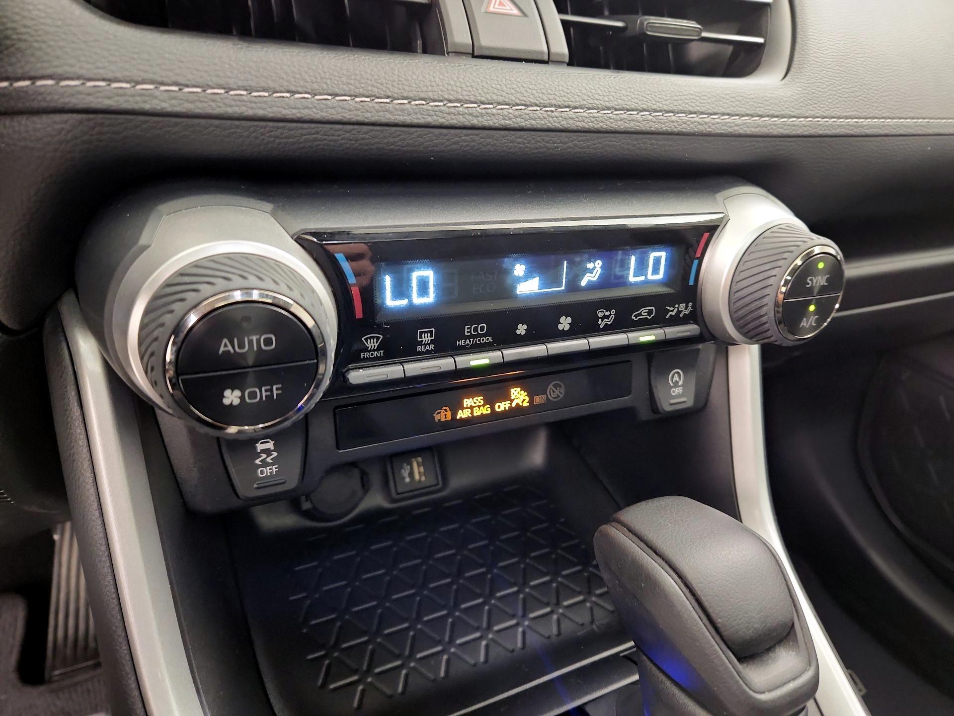 Thumbnail: 2024 Toyota RAV4 - 16