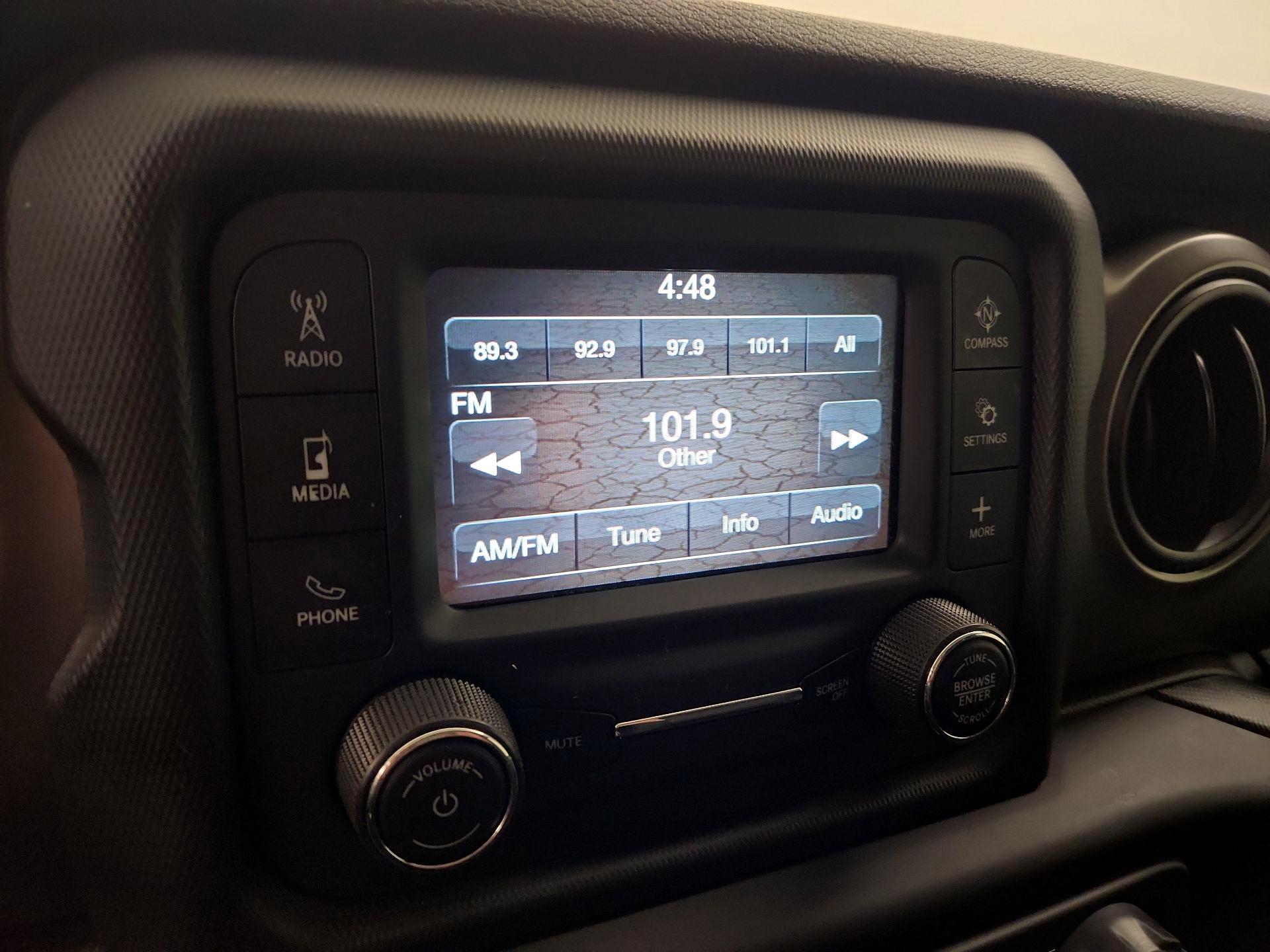 Thumbnail: 2018 Jeep Wrangler - 15