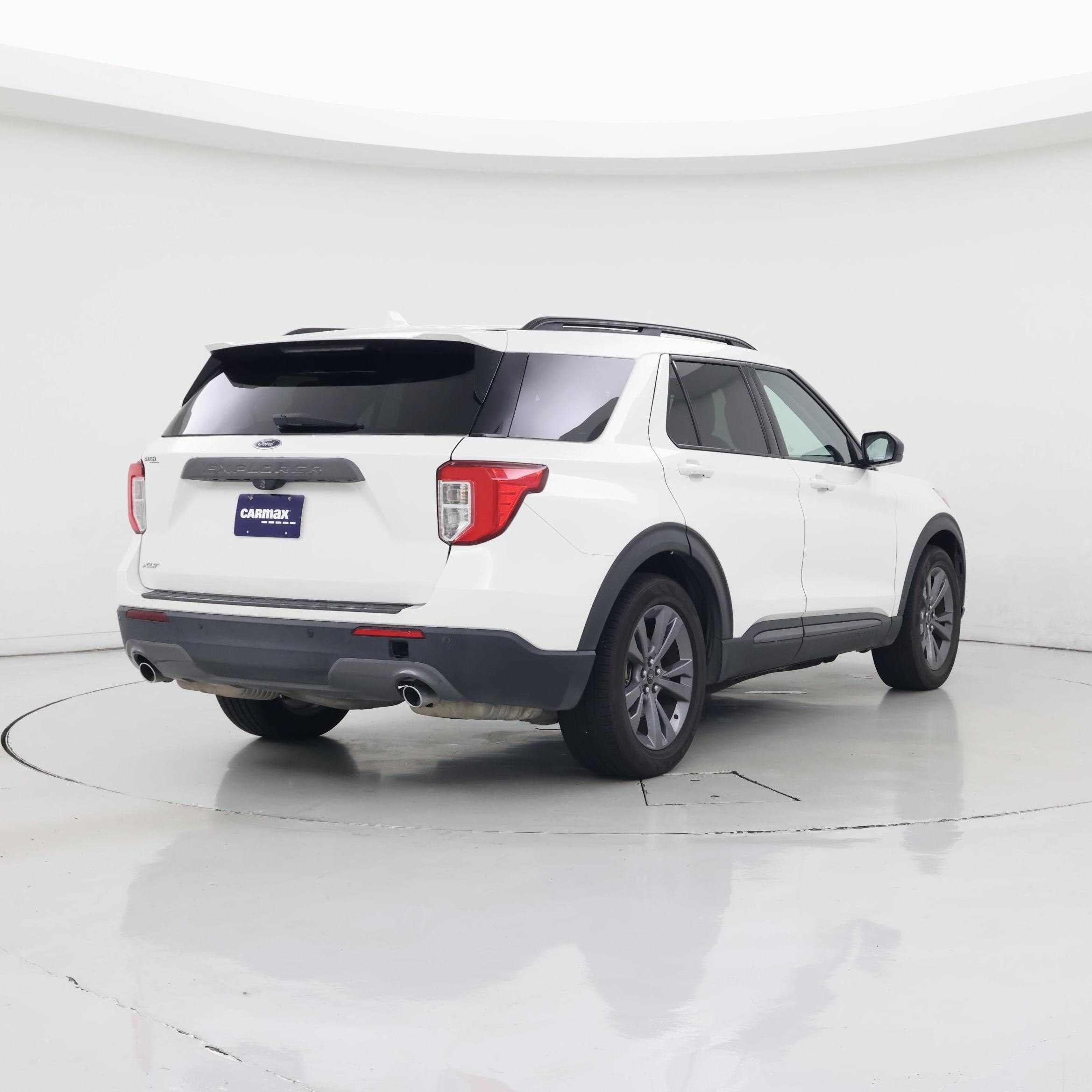 Thumbnail: 2021 Ford Explorer - 8