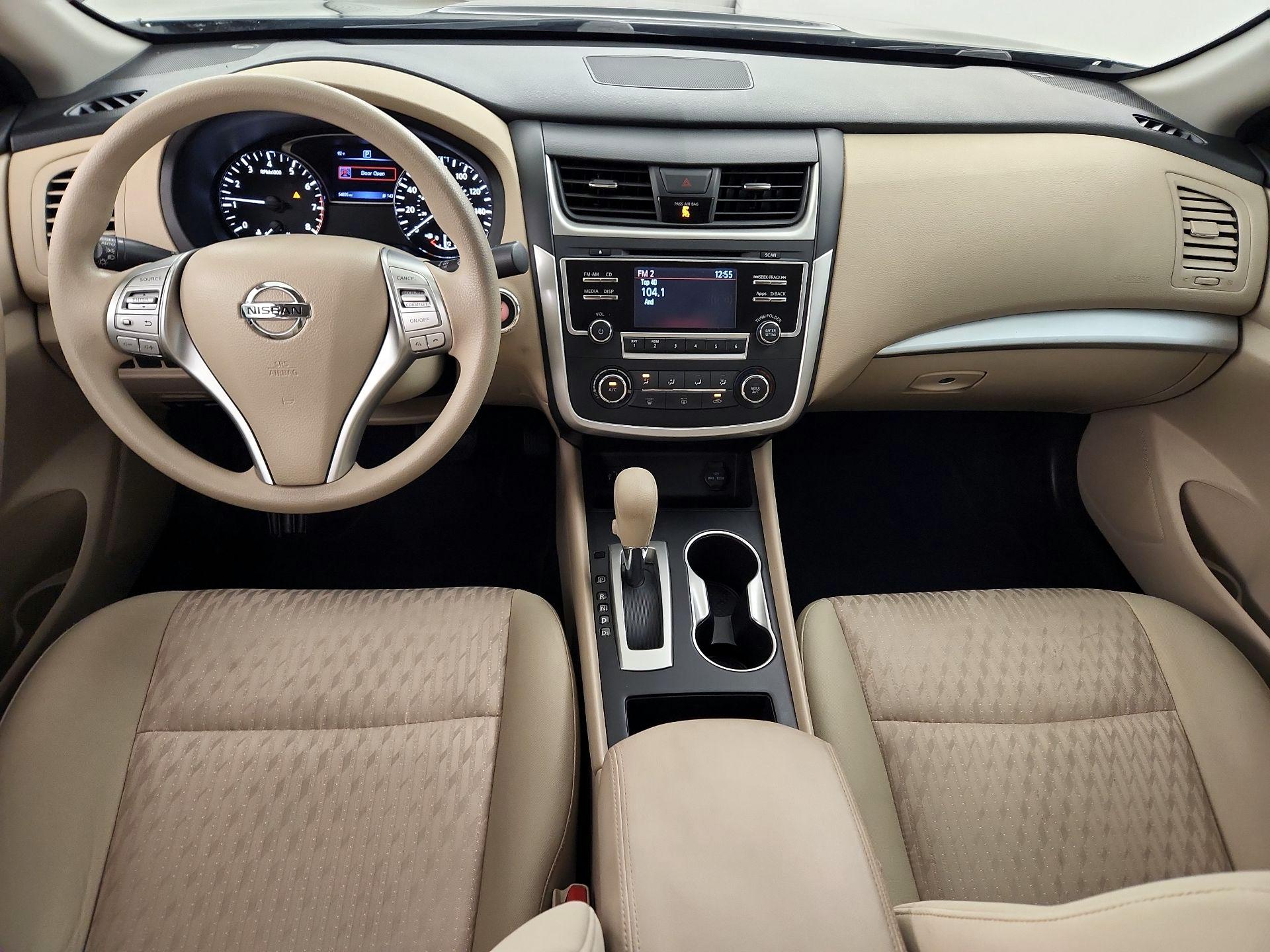 Thumbnail: 2016 Nissan Altima - 9