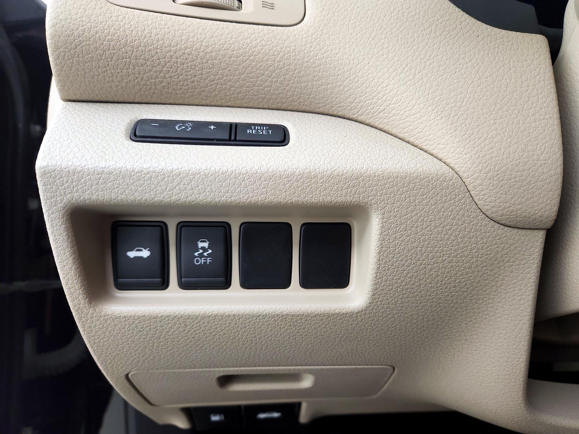 Thumbnail: 2016 Nissan Altima - 13