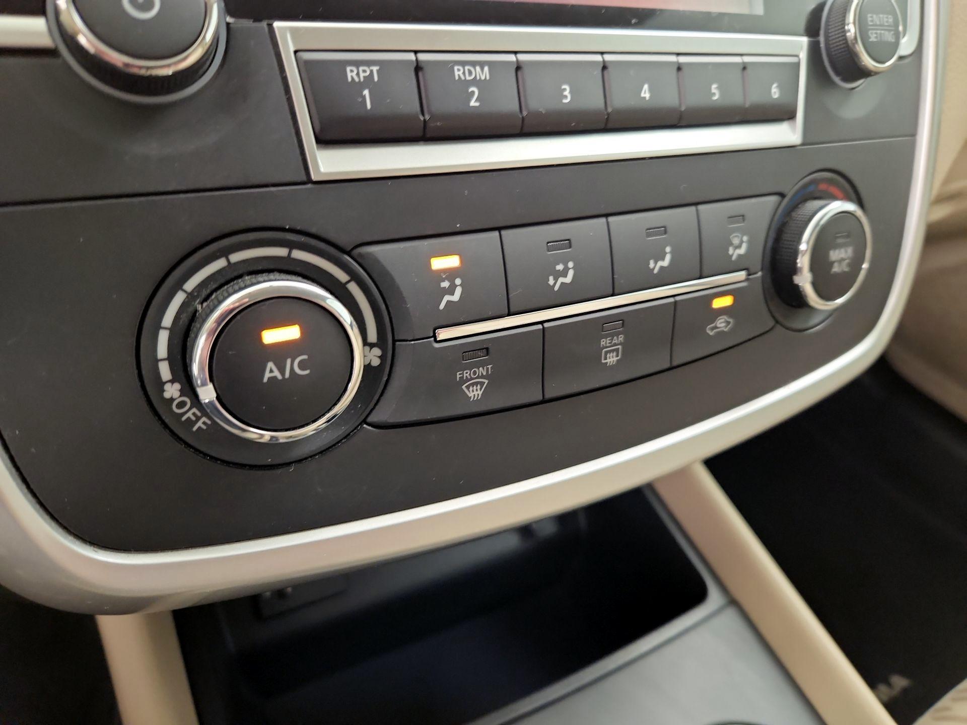 Thumbnail: 2016 Nissan Altima - 16