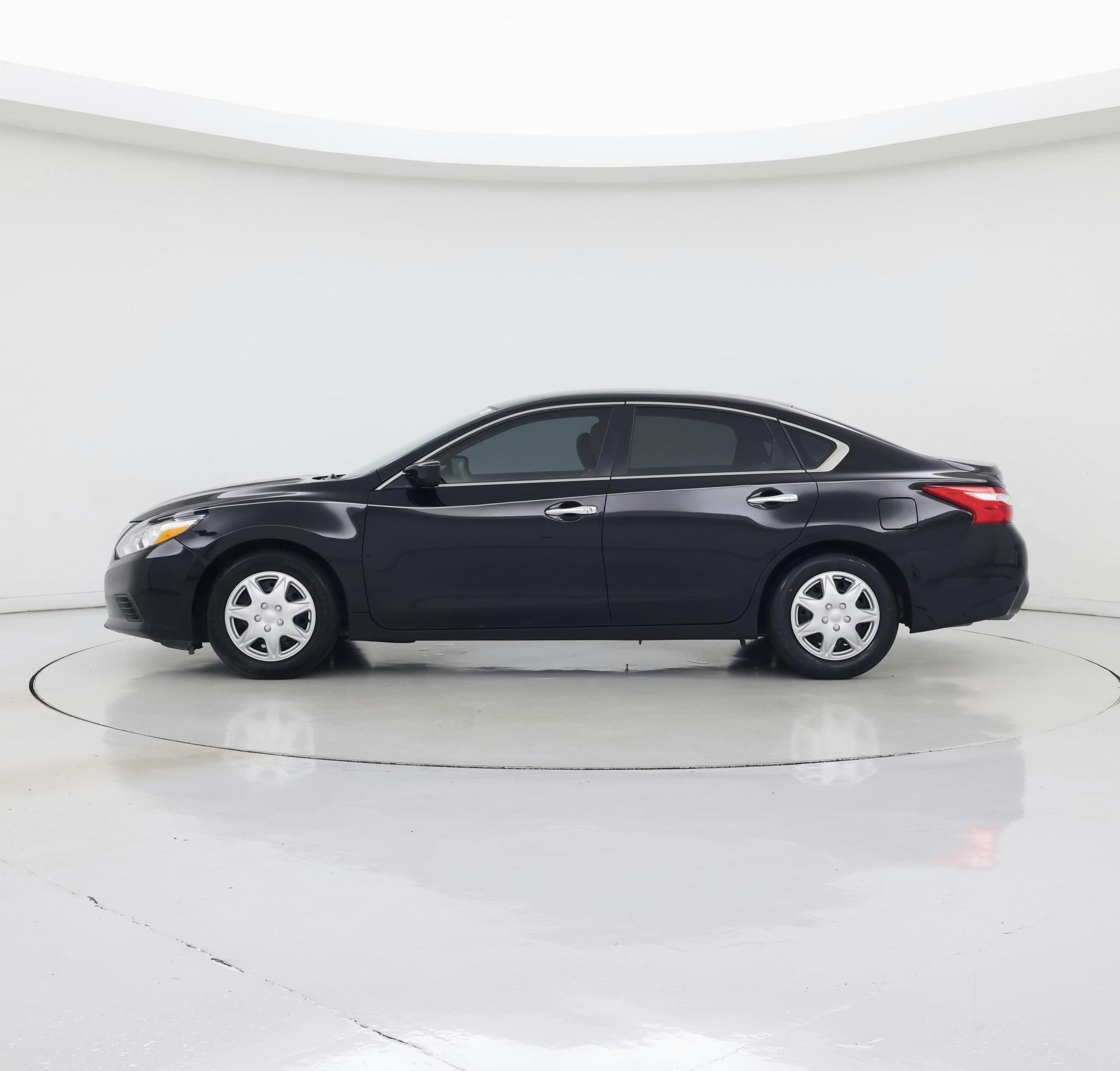 Thumbnail: 2016 Nissan Altima - 3