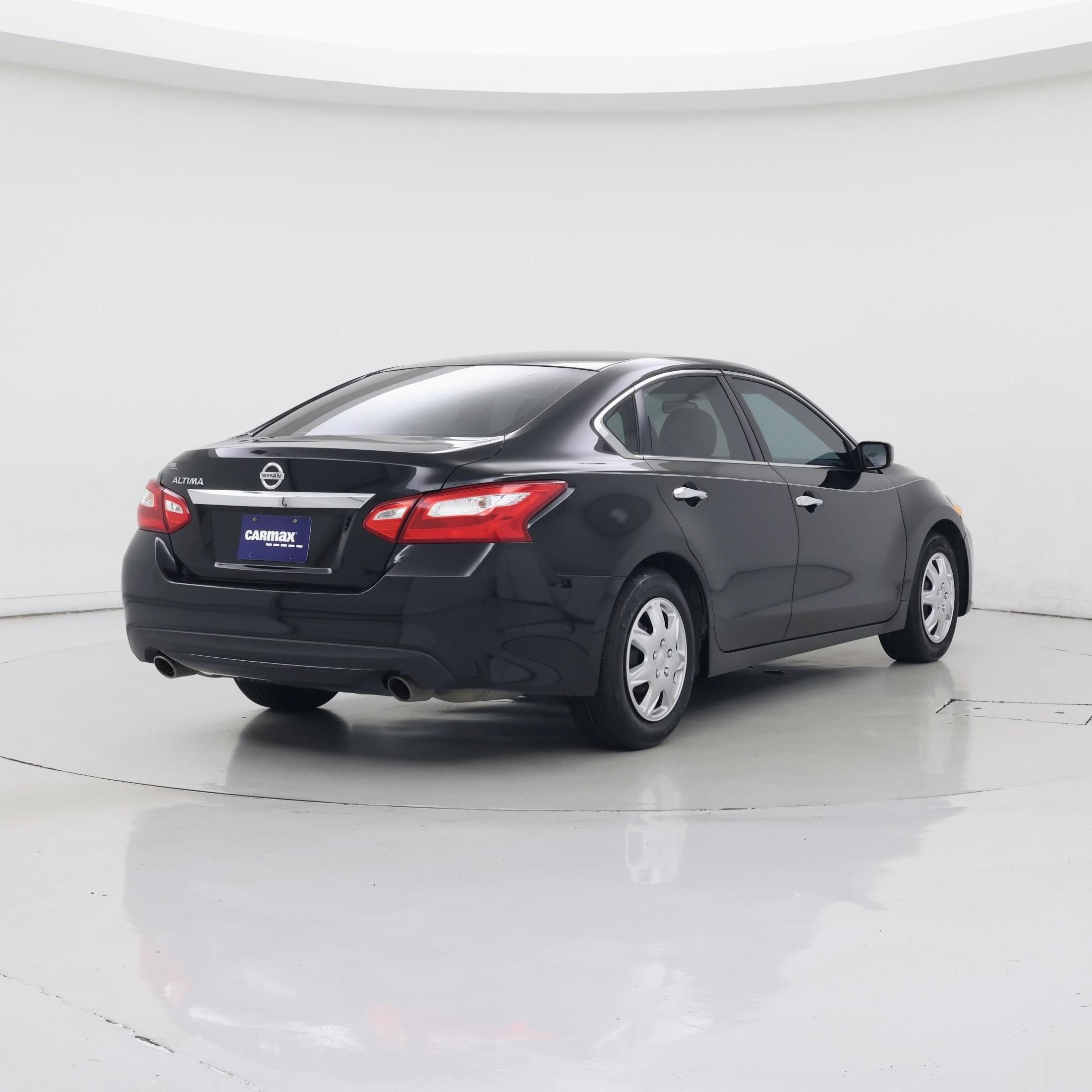 Thumbnail: 2016 Nissan Altima - 8