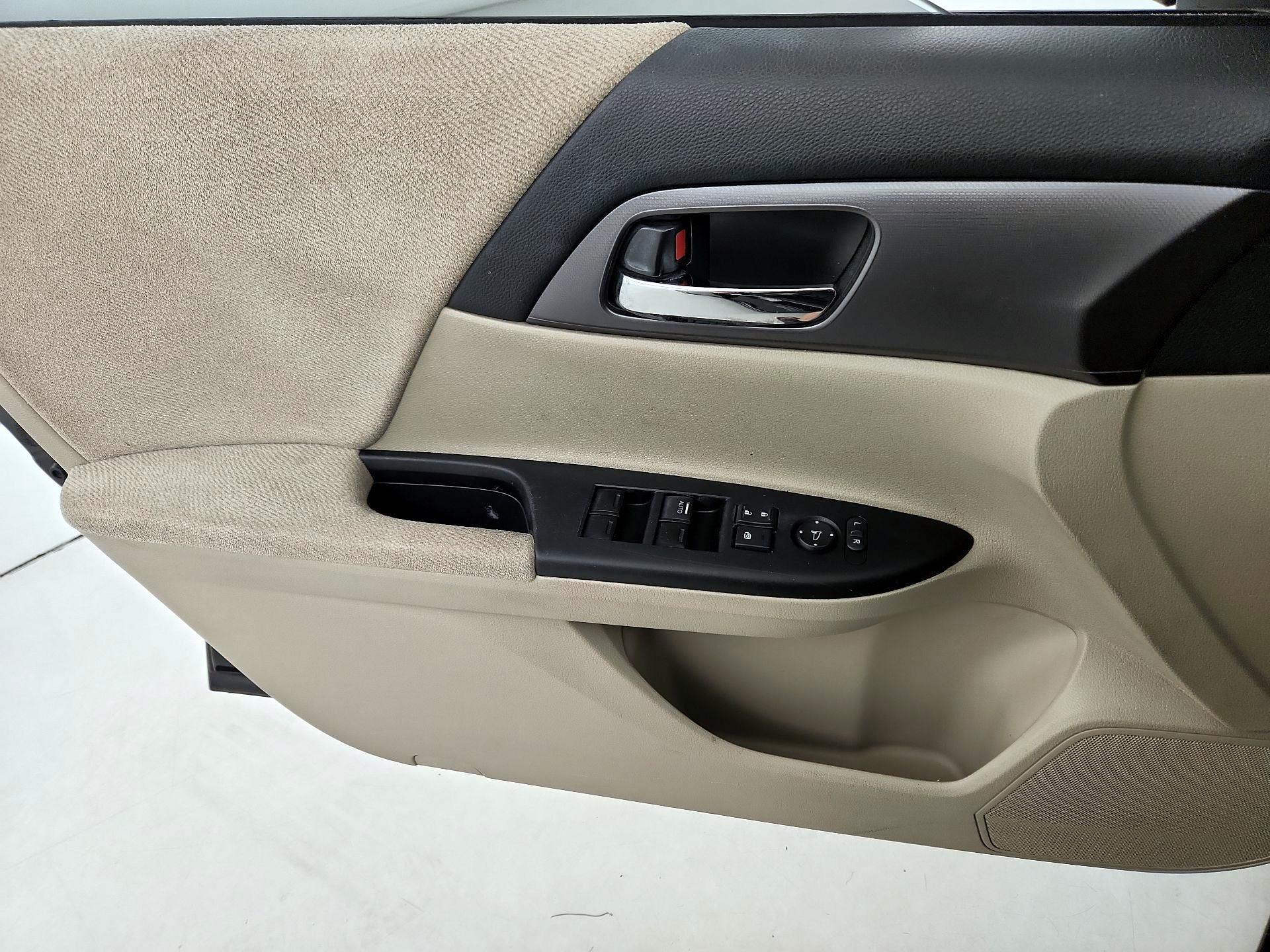 Thumbnail: 2013 Honda Accord - 12