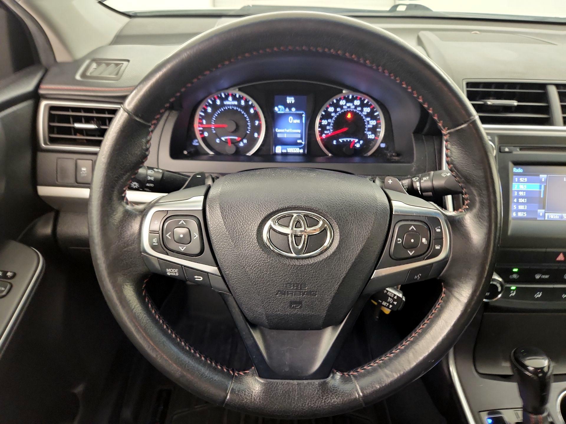 Thumbnail: 2015 Toyota Camry - 10
