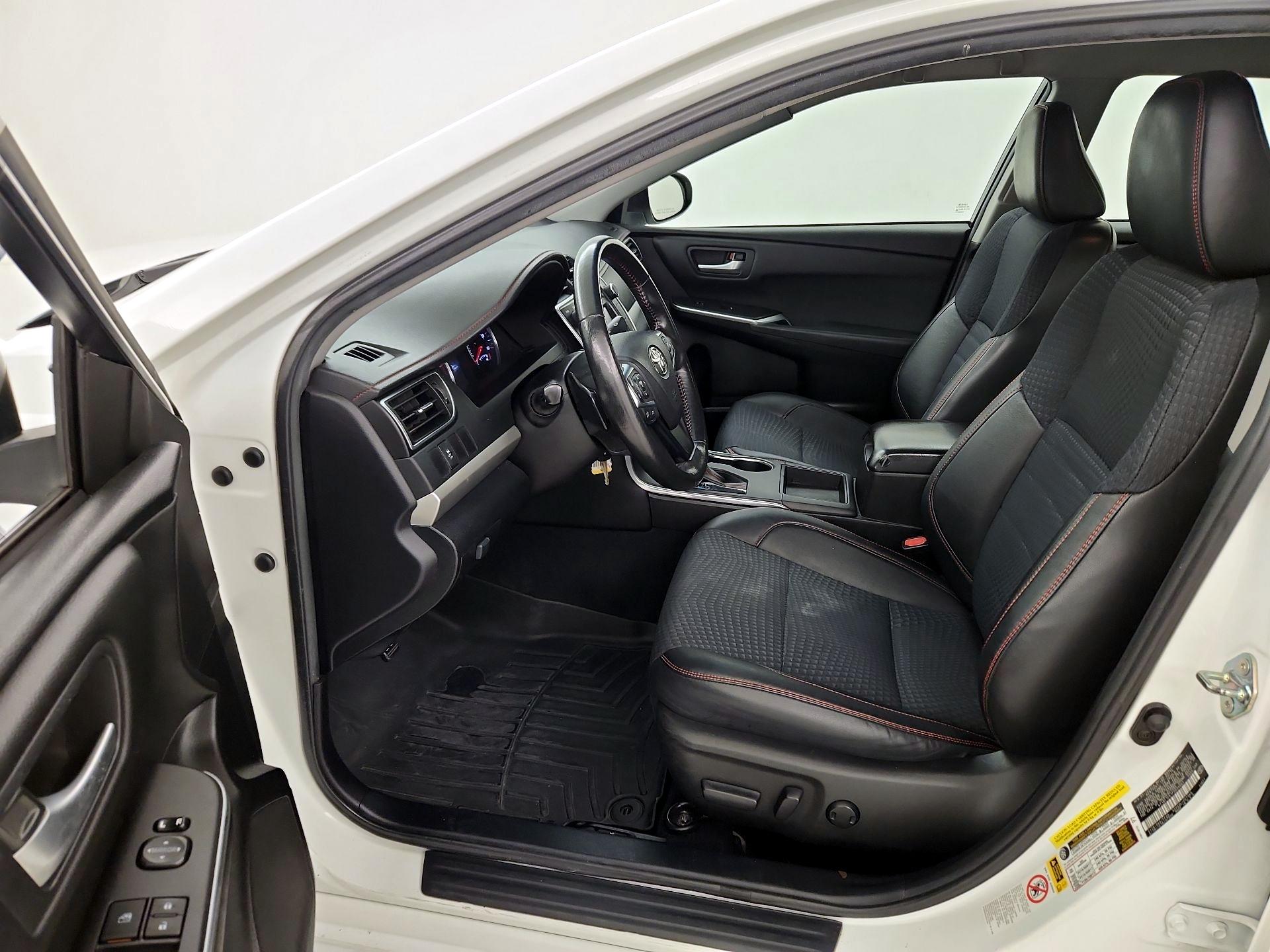 Thumbnail: 2015 Toyota Camry - 11