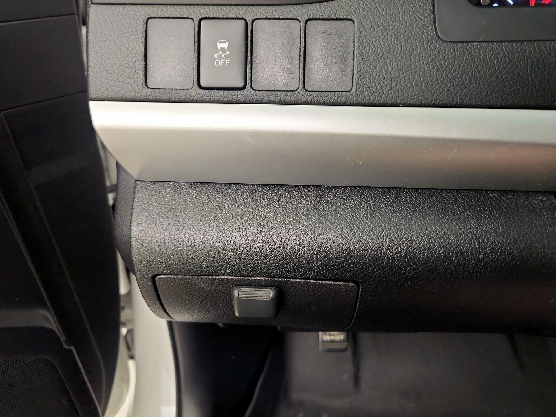 Thumbnail: 2015 Toyota Camry - 13