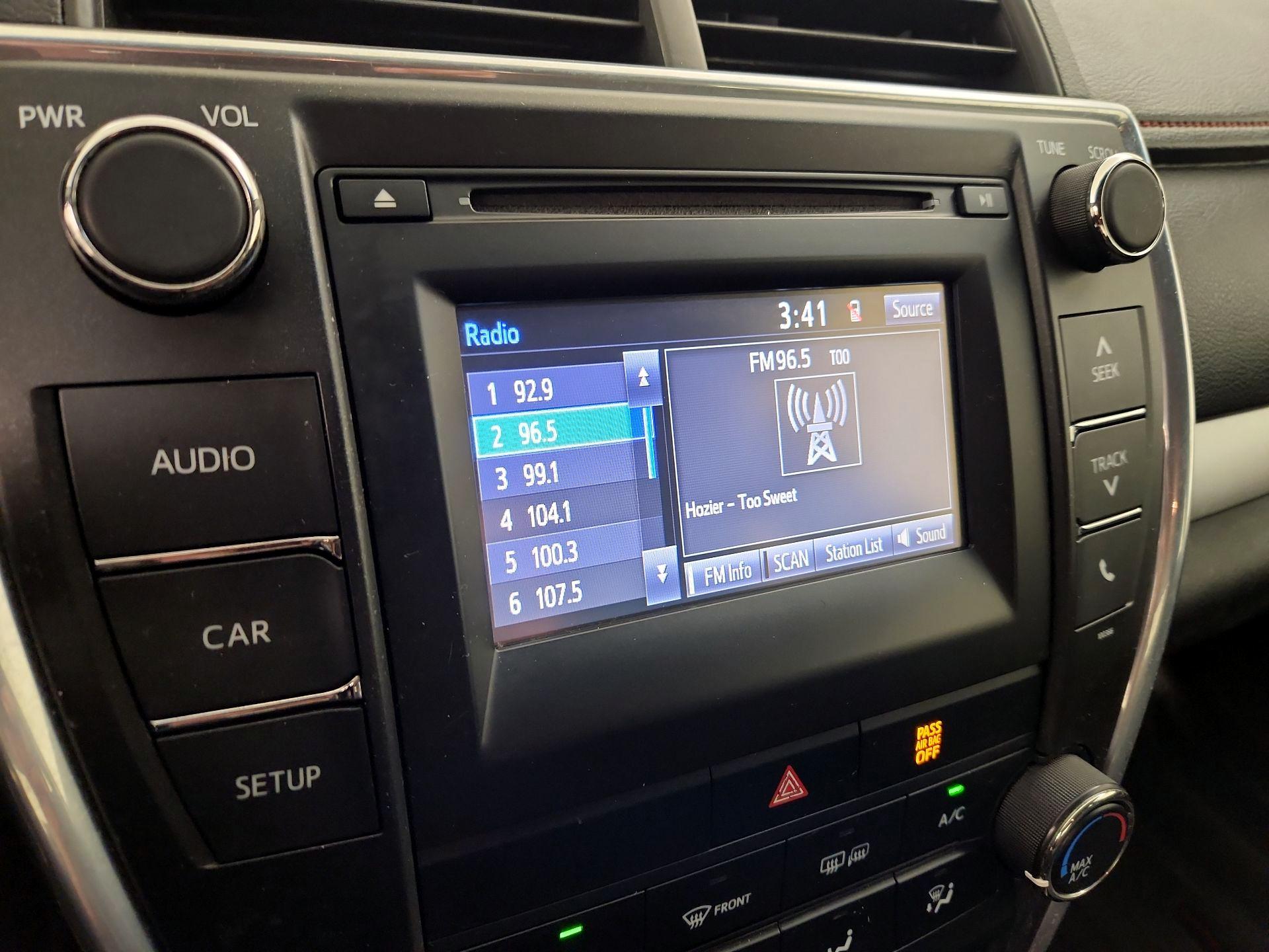 Thumbnail: 2015 Toyota Camry - 15