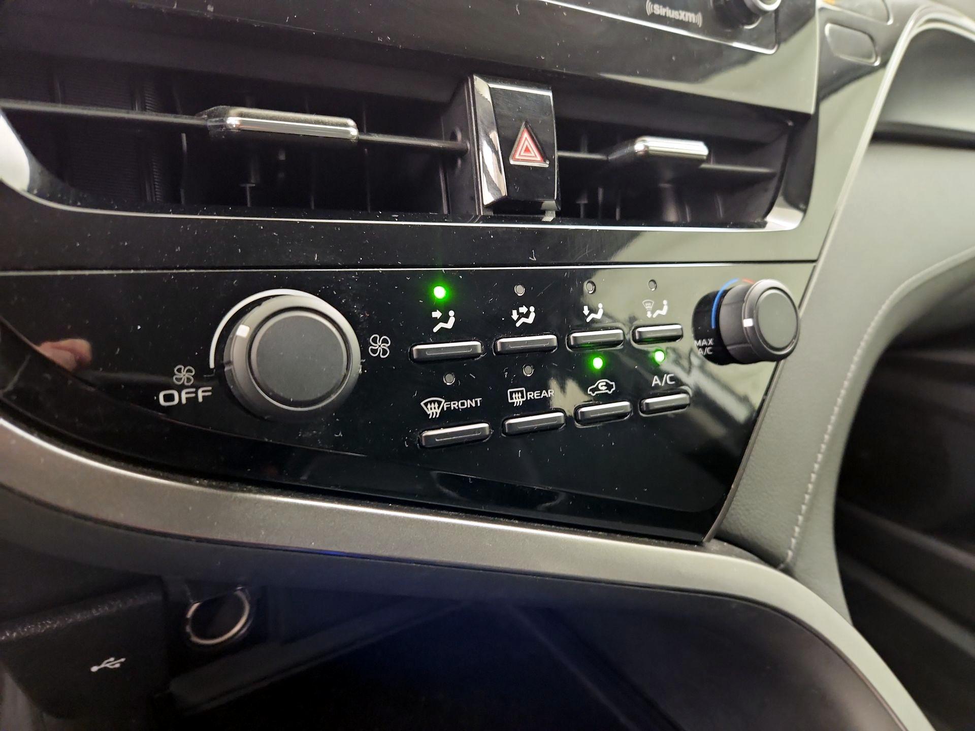 Thumbnail: 2021 Toyota Camry - 16