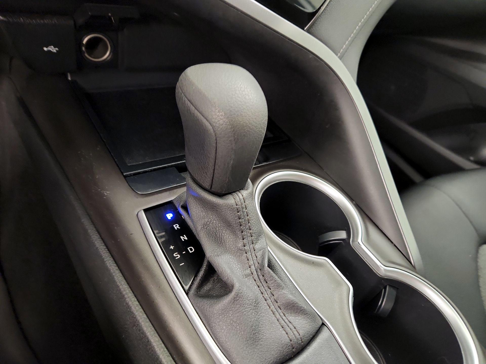 Thumbnail: 2021 Toyota Camry - 17