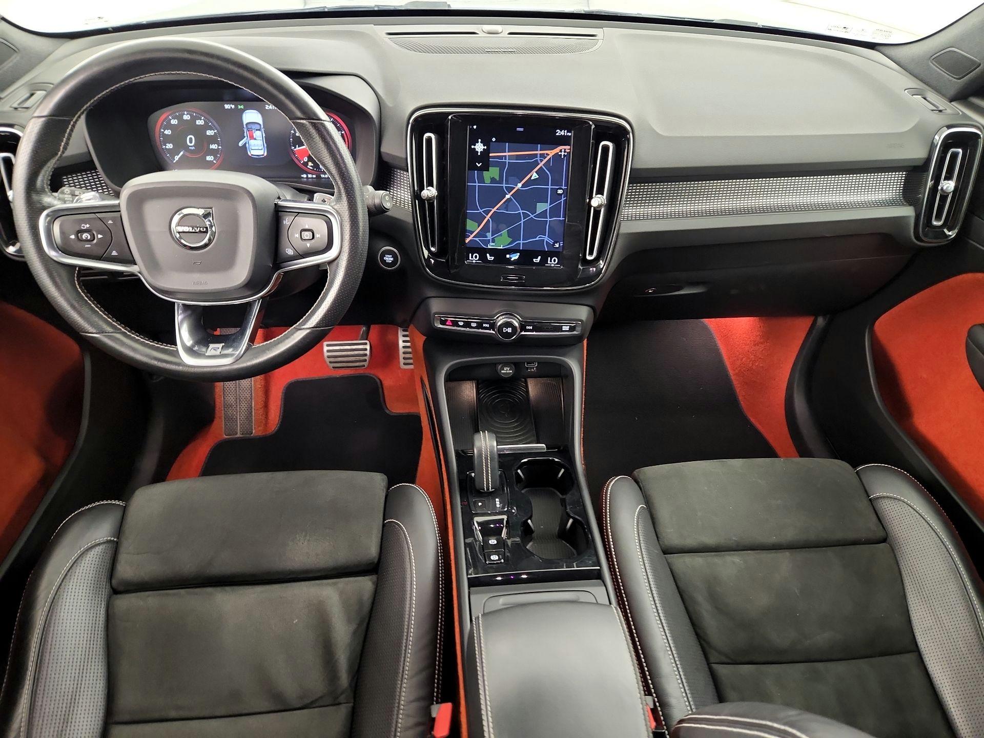 Thumbnail: 2019 Volvo XC40 - 9