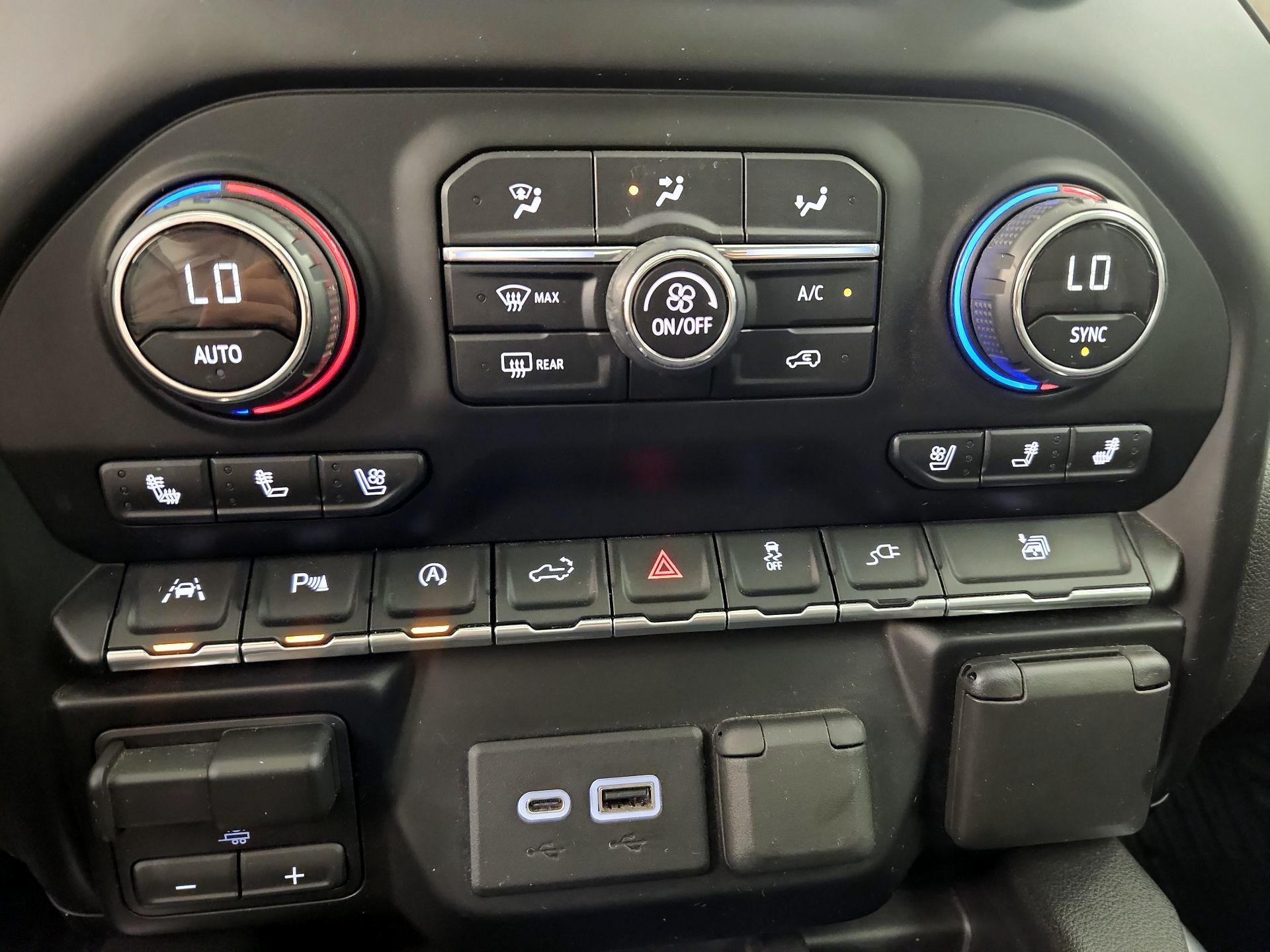 Thumbnail: 2019 Chevrolet Silverado 1500 - 16
