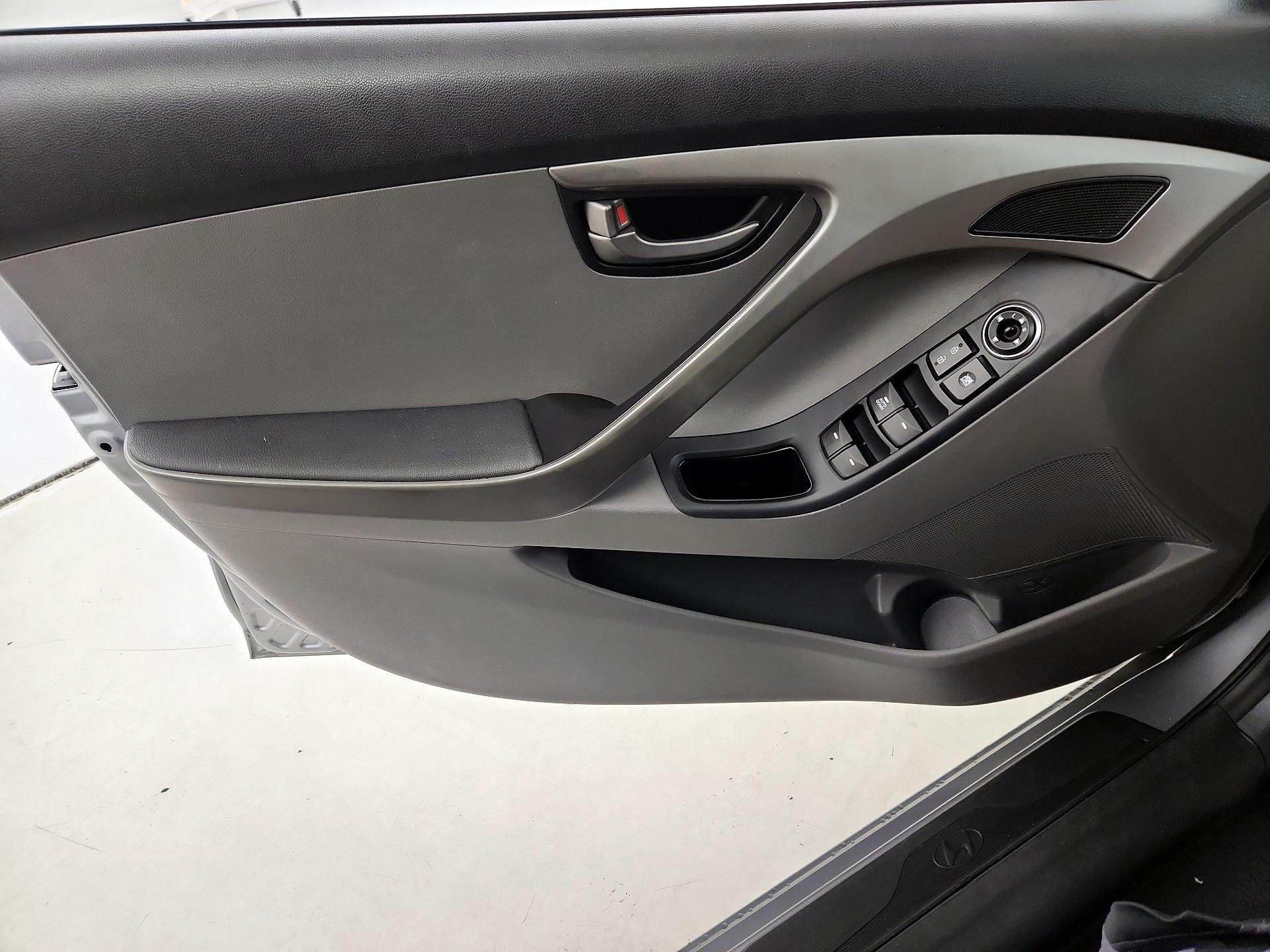 Thumbnail: 2016 Hyundai Elantra - 12