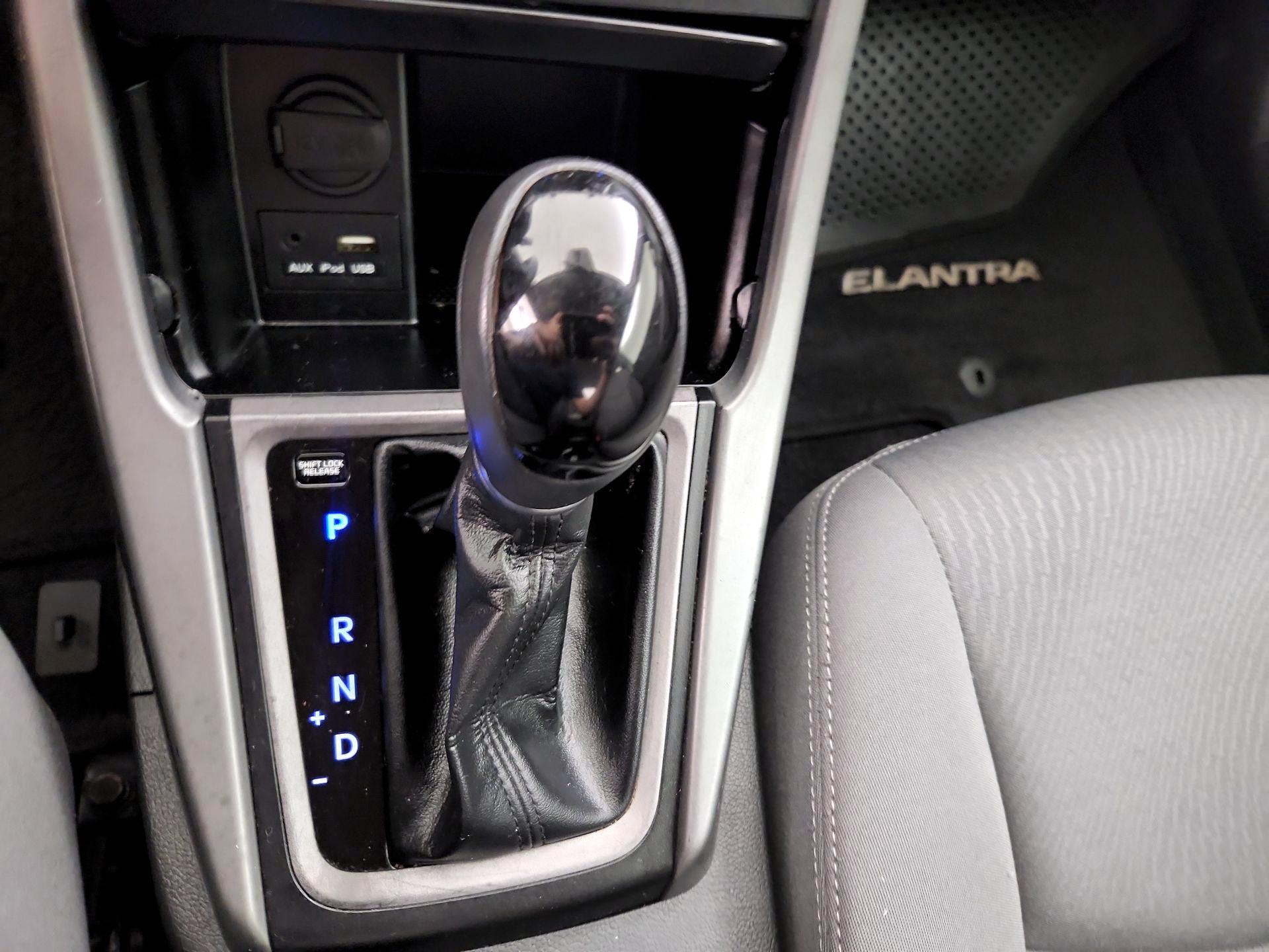 Thumbnail: 2016 Hyundai Elantra - 16