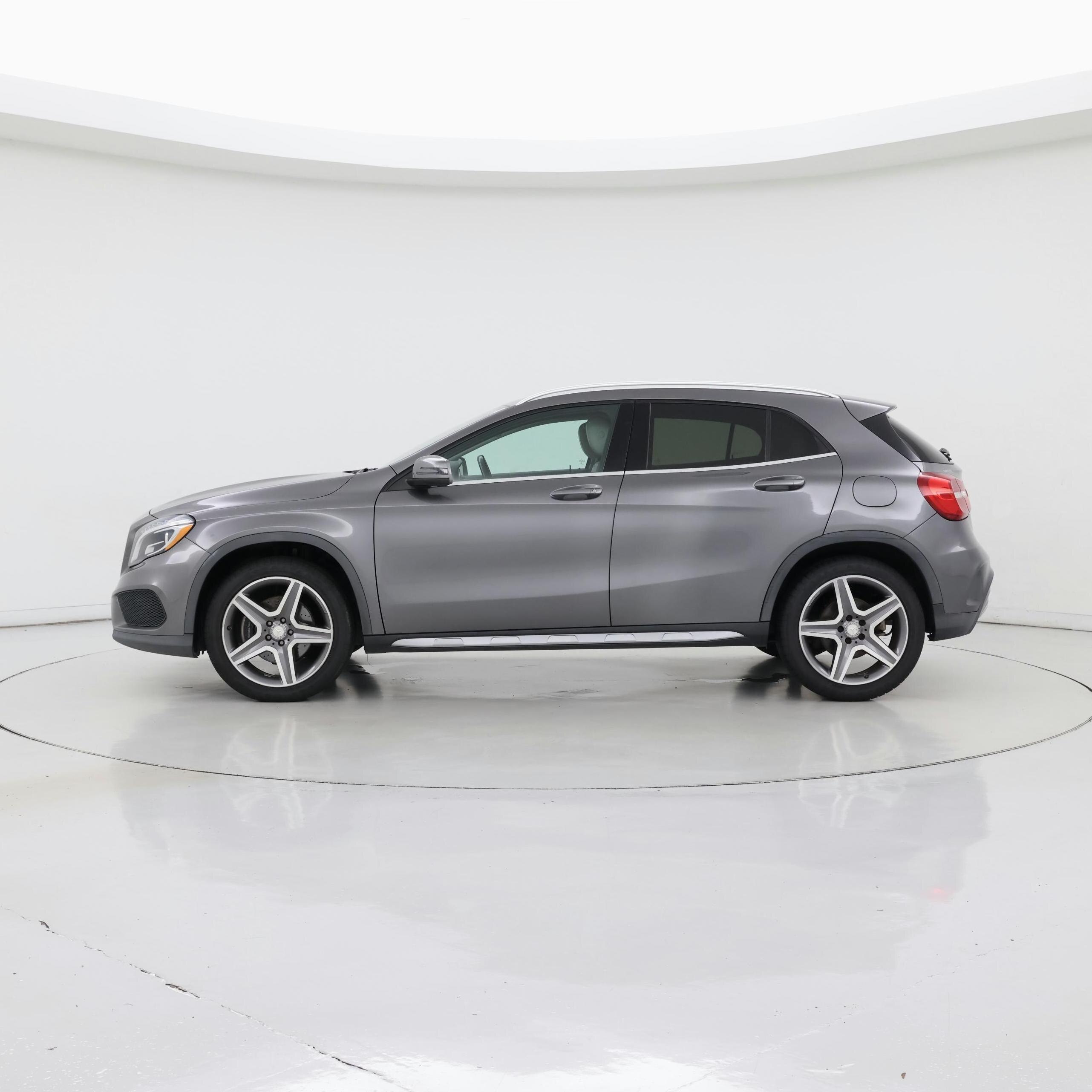 Thumbnail: 2015 Mercedes-Benz GLA - 3