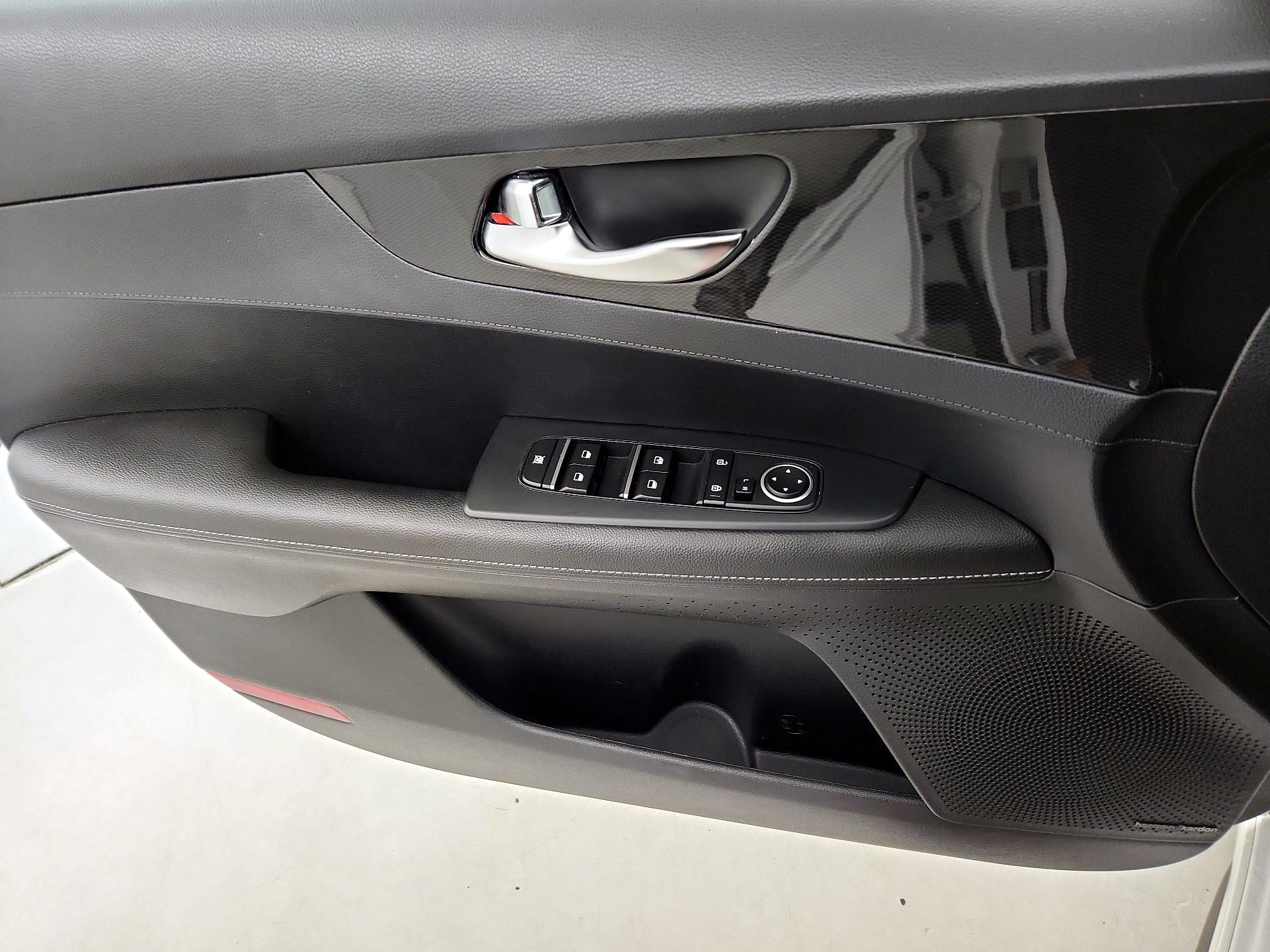 Thumbnail: 2020 Kia Forte - 12