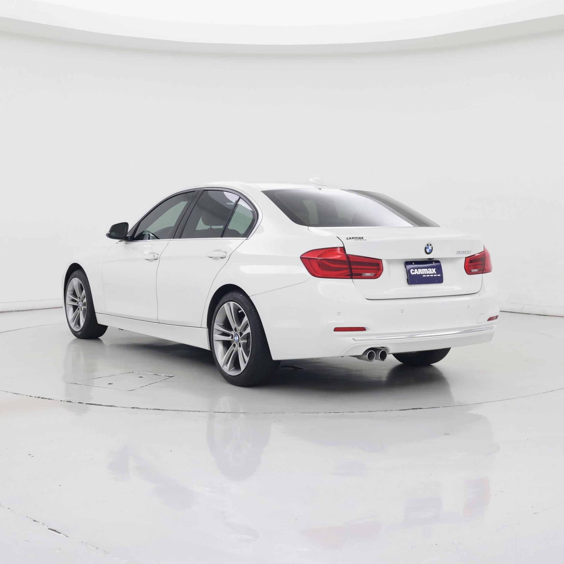 Thumbnail: 2018 BMW 3 Series - 2