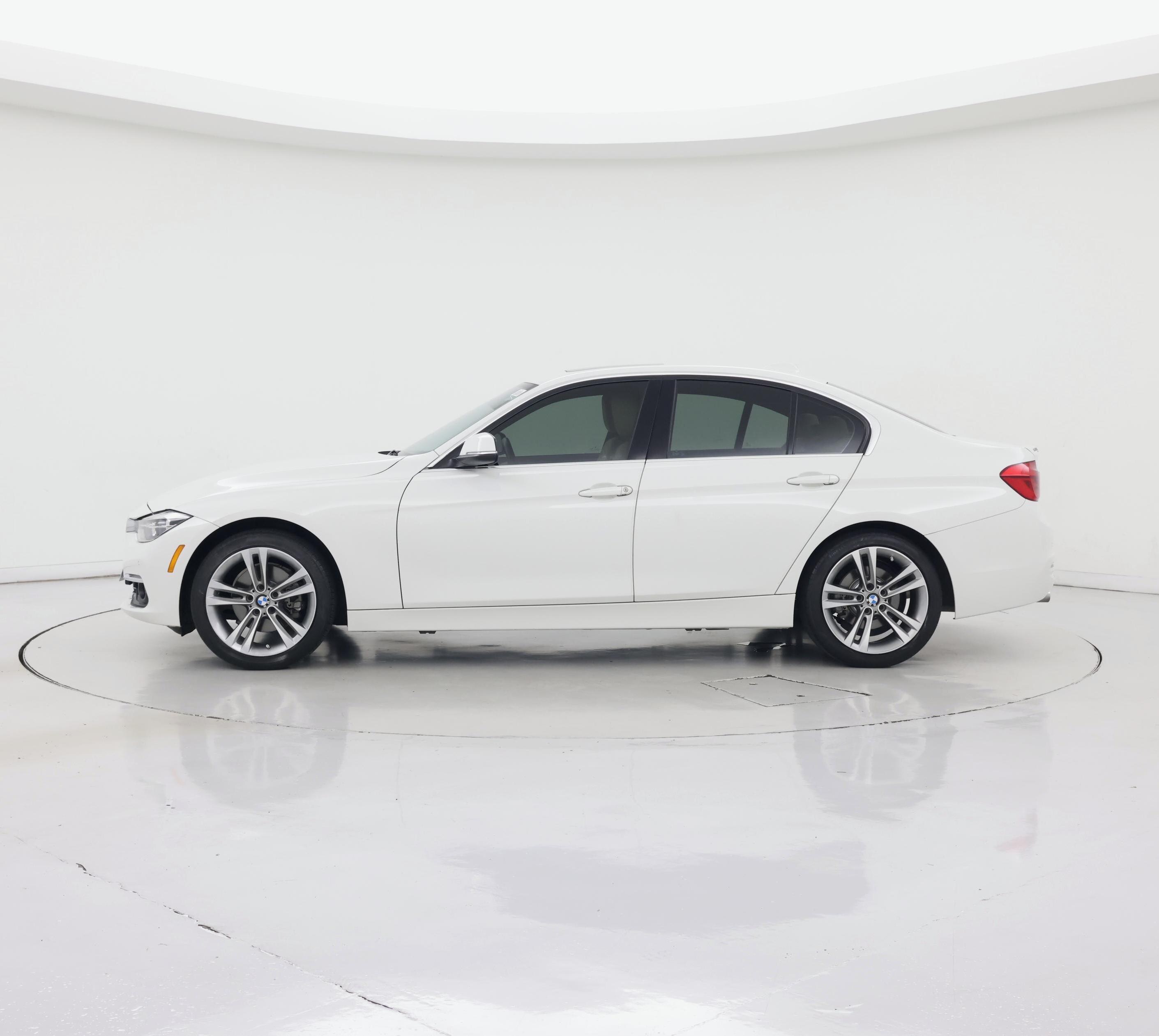 Thumbnail: 2018 BMW 3 Series - 3