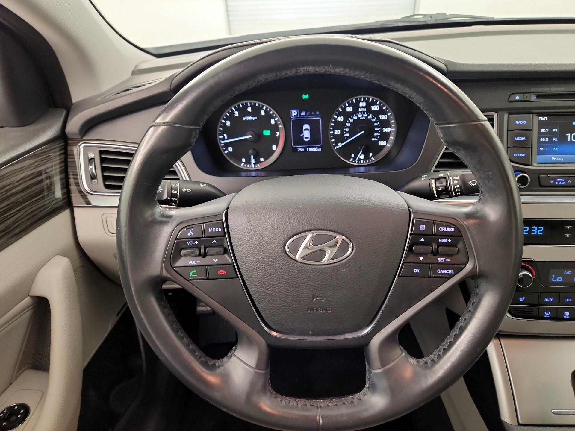 Thumbnail: 2015 Hyundai Sonata - 10