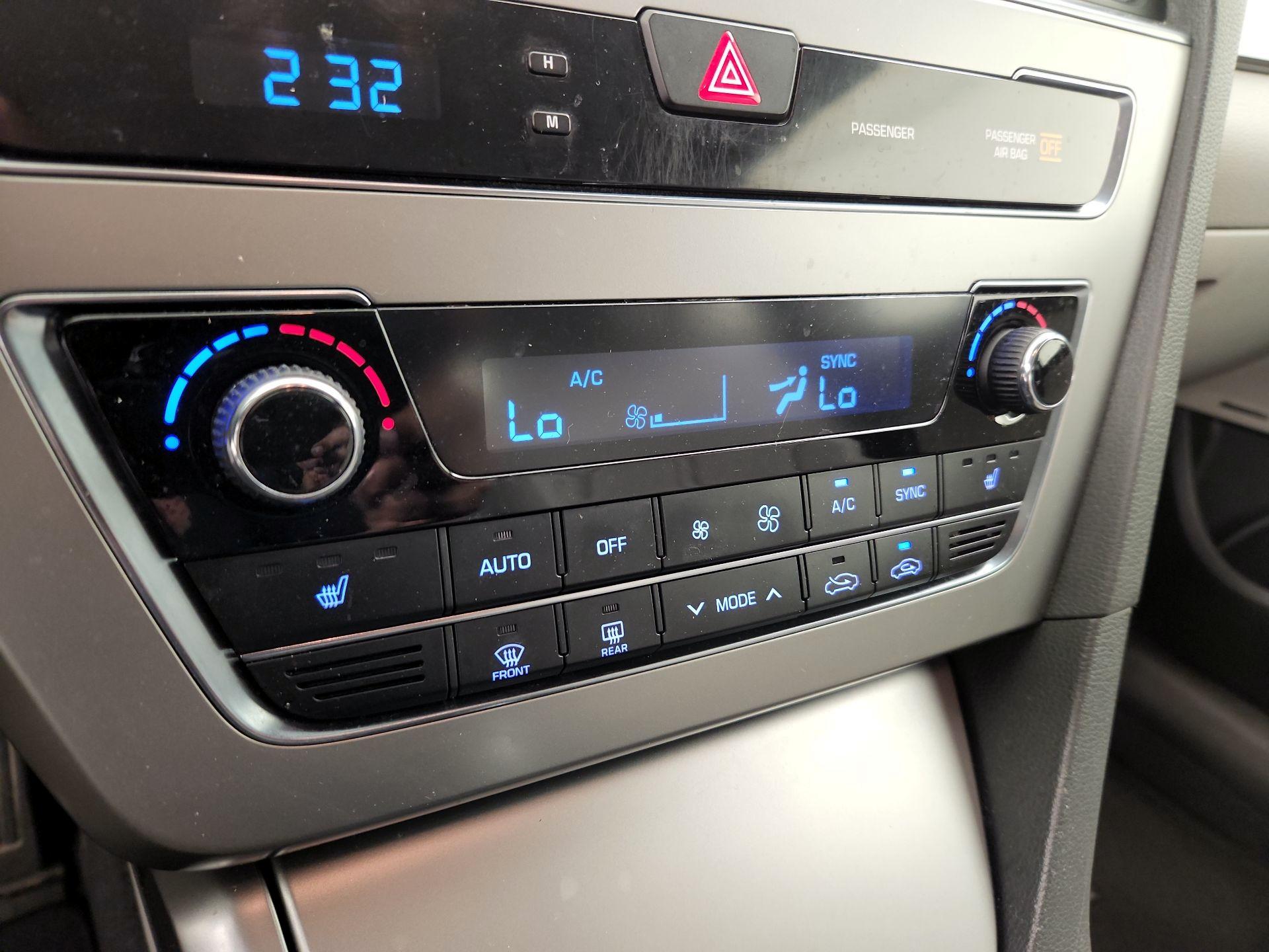 Thumbnail: 2015 Hyundai Sonata - 16