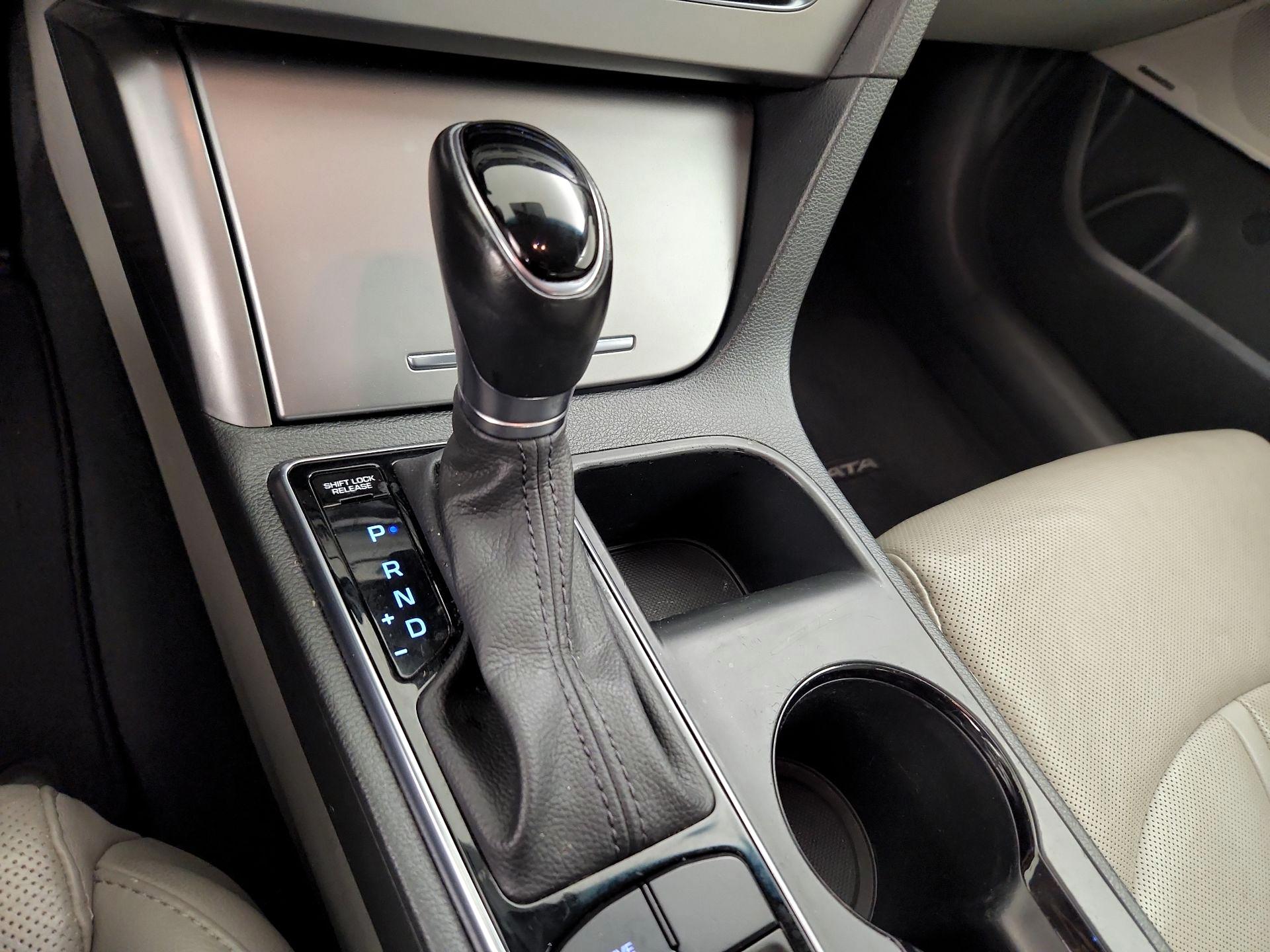 Thumbnail: 2015 Hyundai Sonata - 17