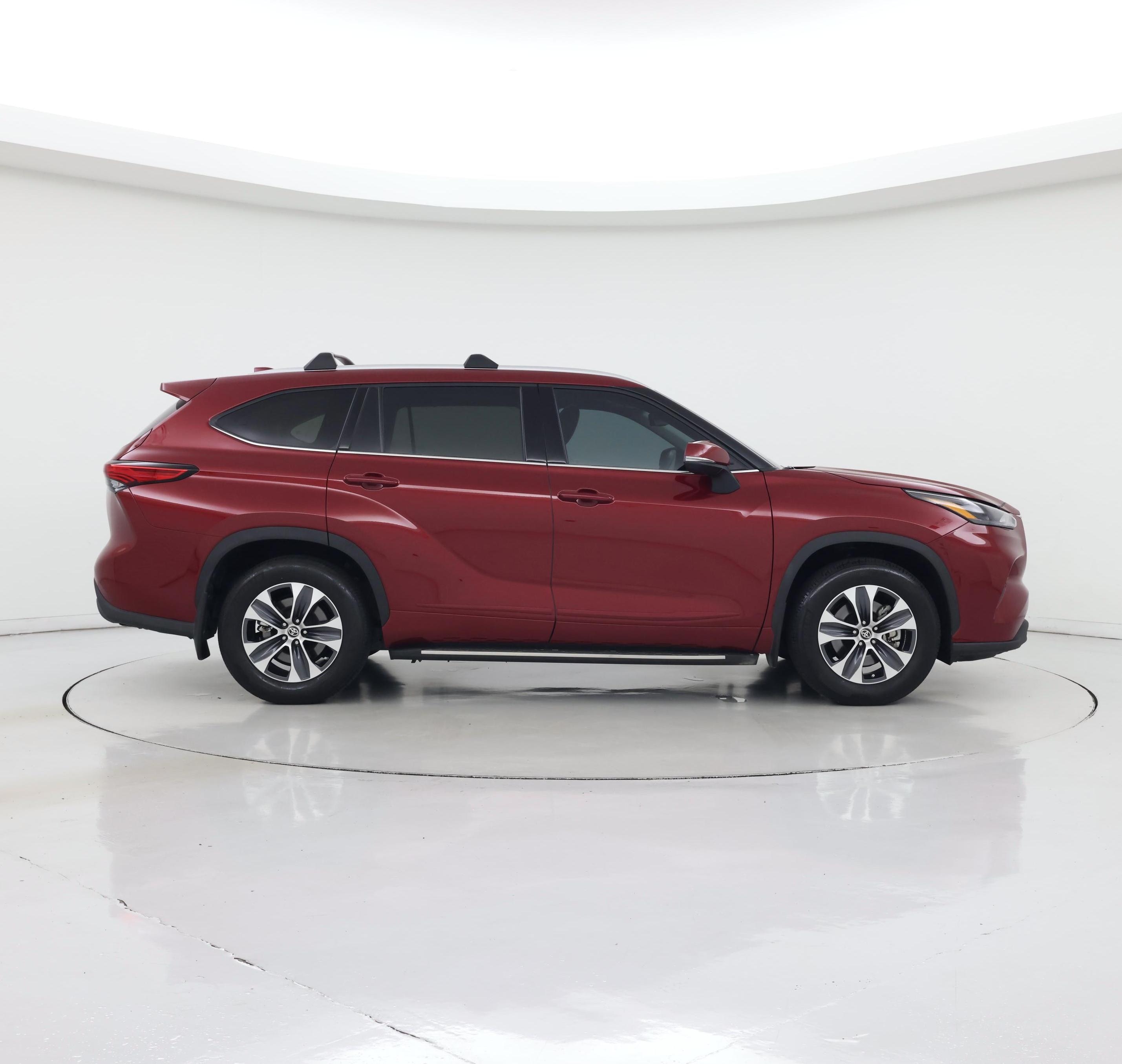 Thumbnail: 2022 Toyota Highlander - 7