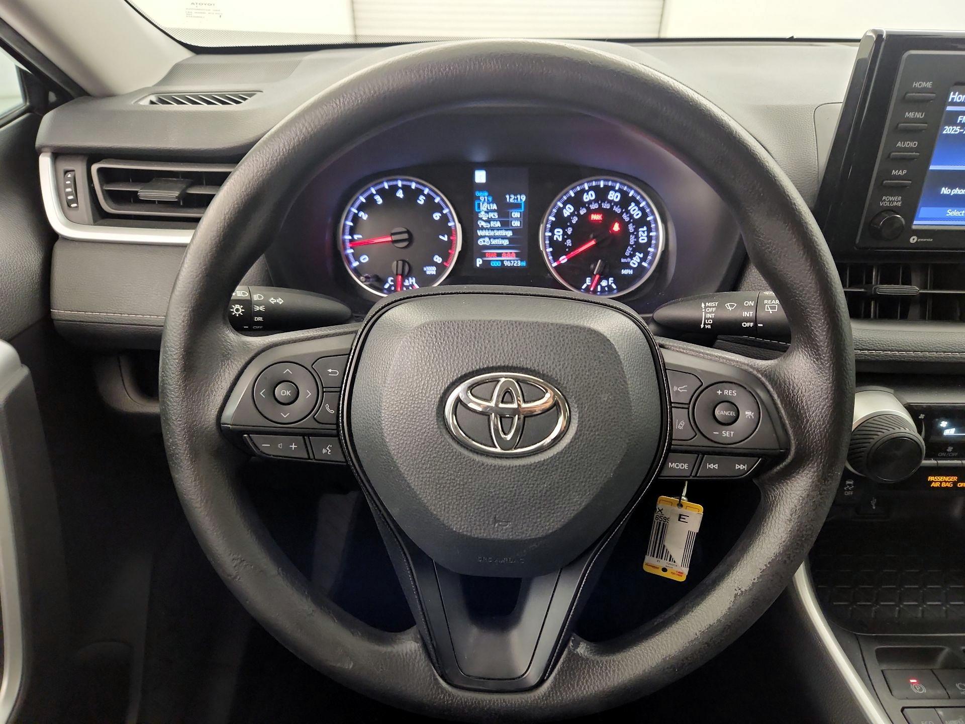 Thumbnail: 2021 Toyota RAV4 - 10