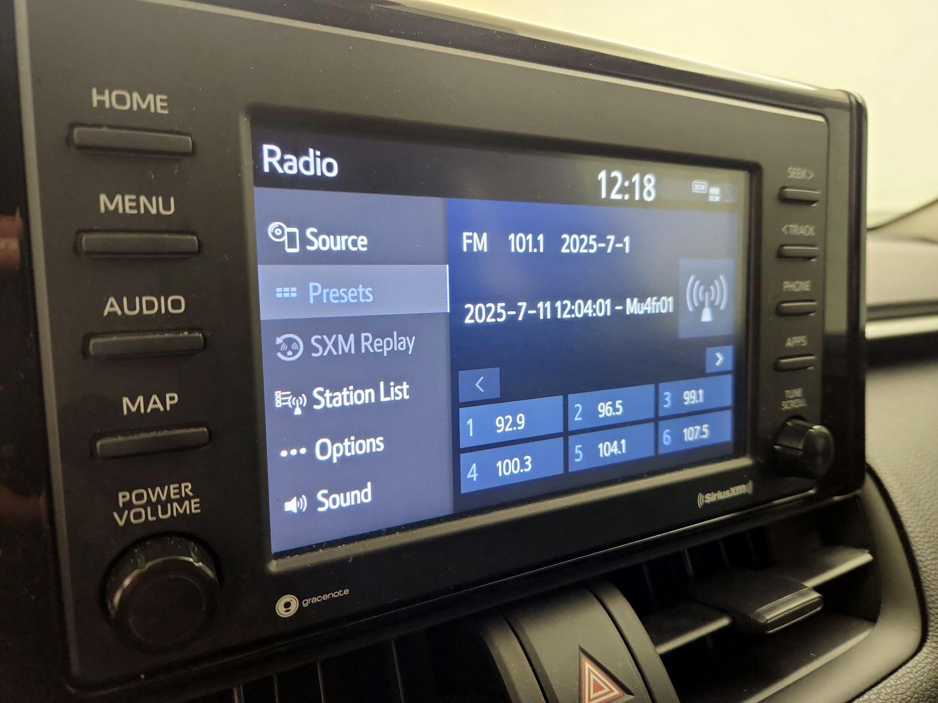 Thumbnail: 2021 Toyota RAV4 - 15