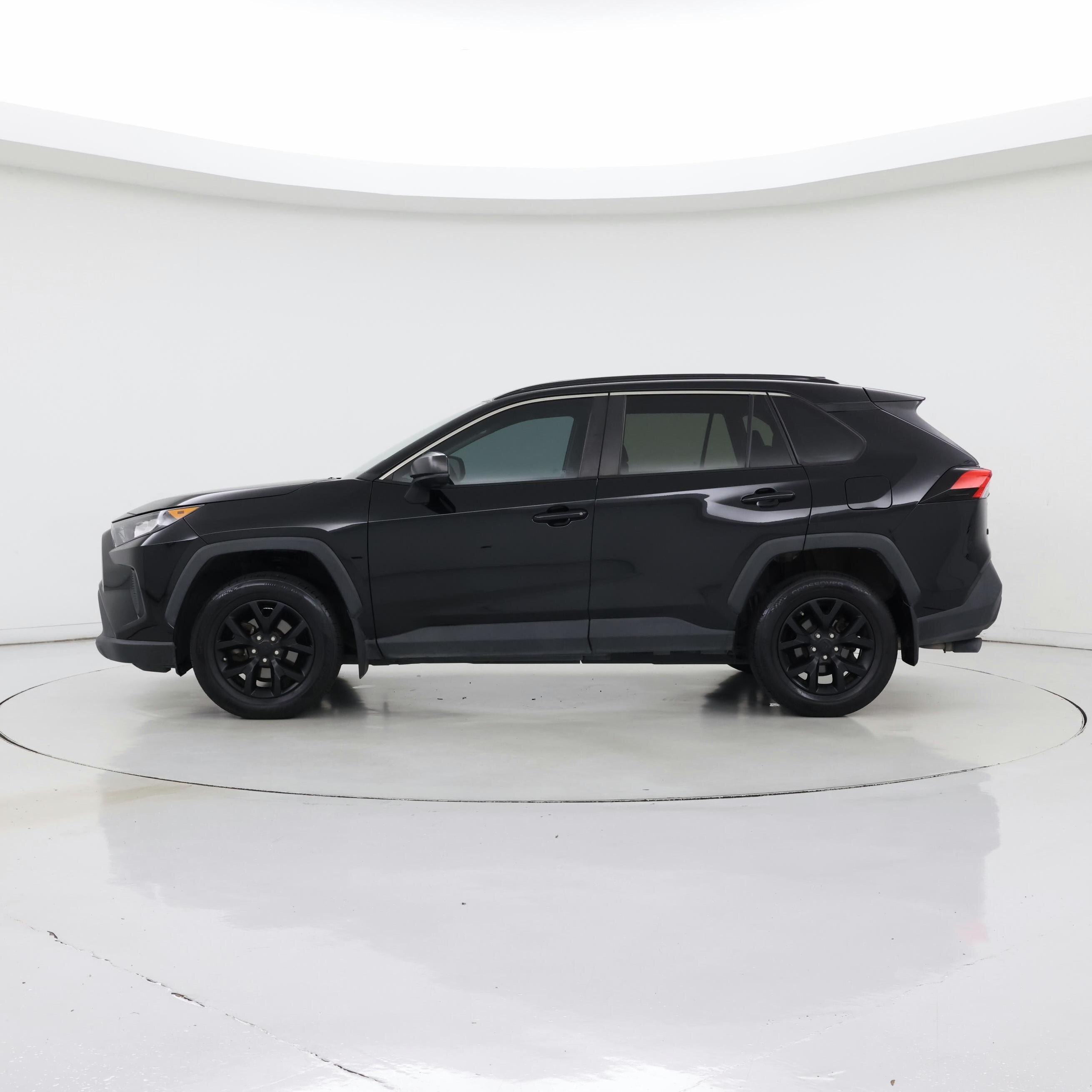Thumbnail: 2021 Toyota RAV4 - 3