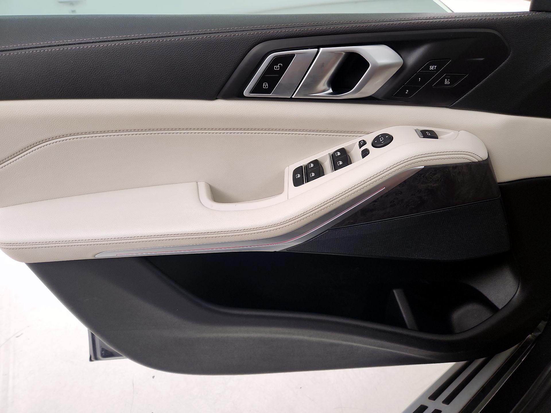 Thumbnail: 2022 BMW X5 - 12