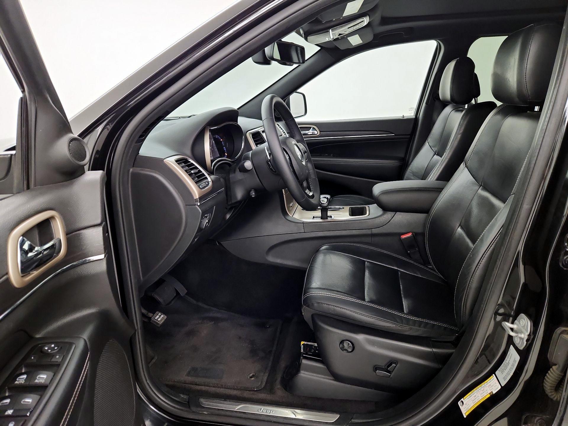 Thumbnail: 2015 Jeep Grand Cherokee - 11