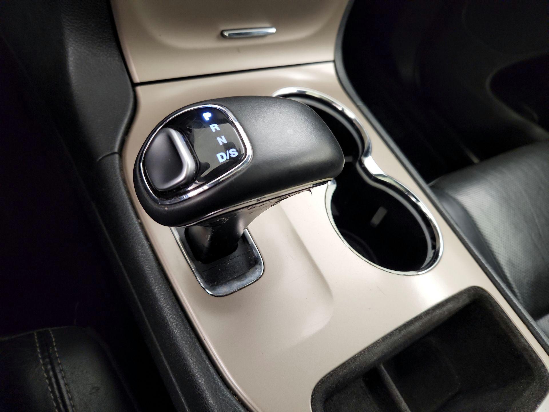 Thumbnail: 2015 Jeep Grand Cherokee - 18