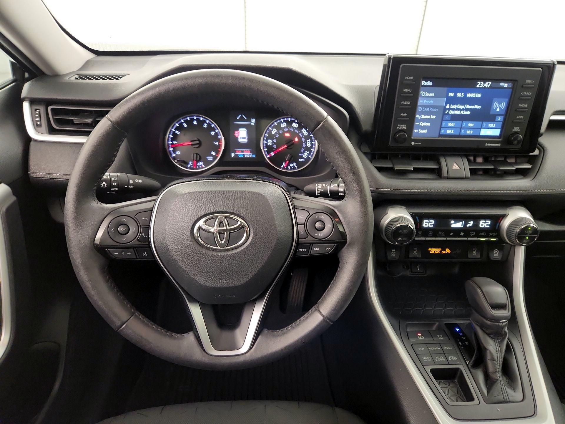 Thumbnail: 2021 Toyota RAV4 - 10