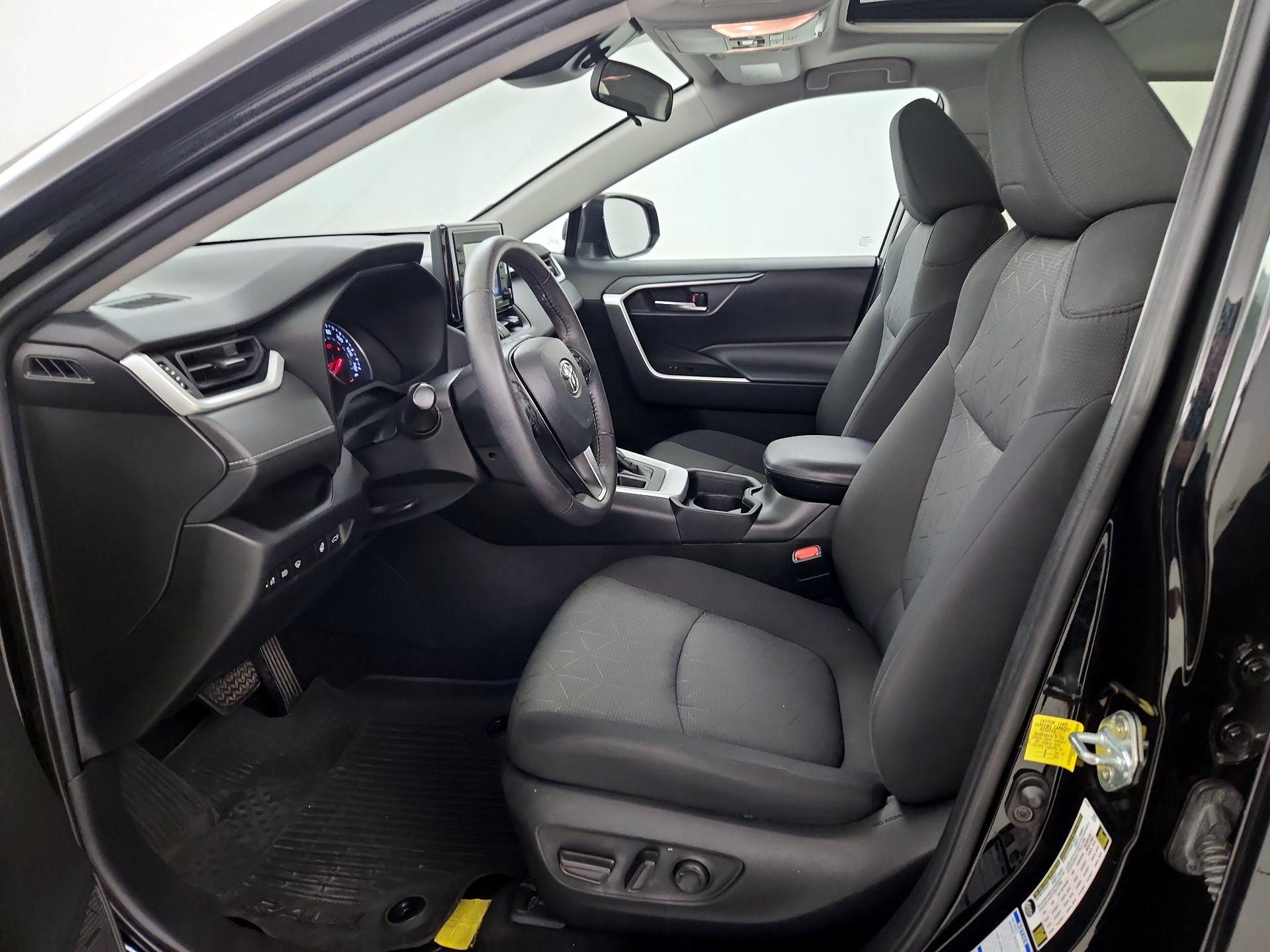 Thumbnail: 2021 Toyota RAV4 - 11