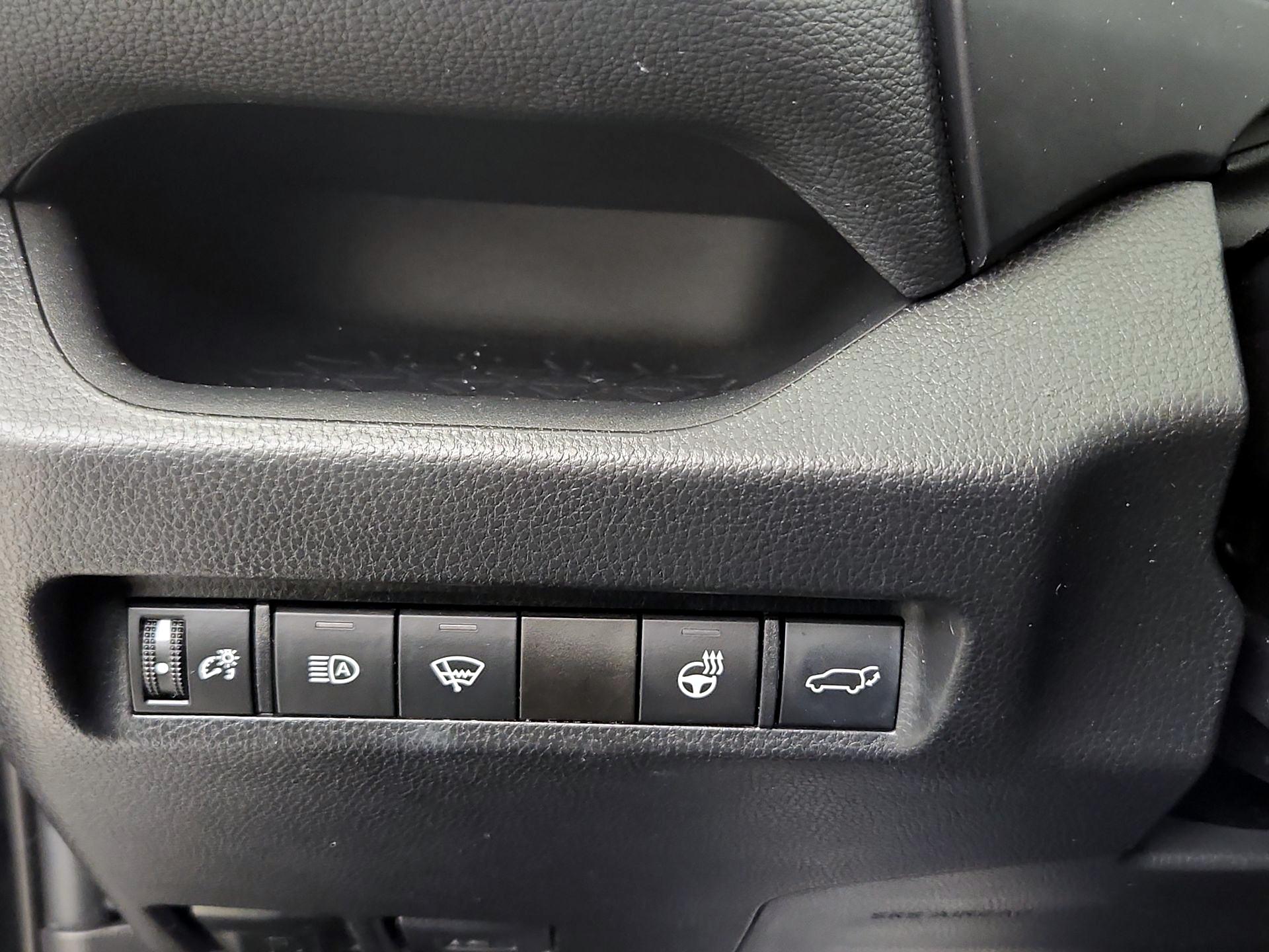 Thumbnail: 2021 Toyota RAV4 - 13