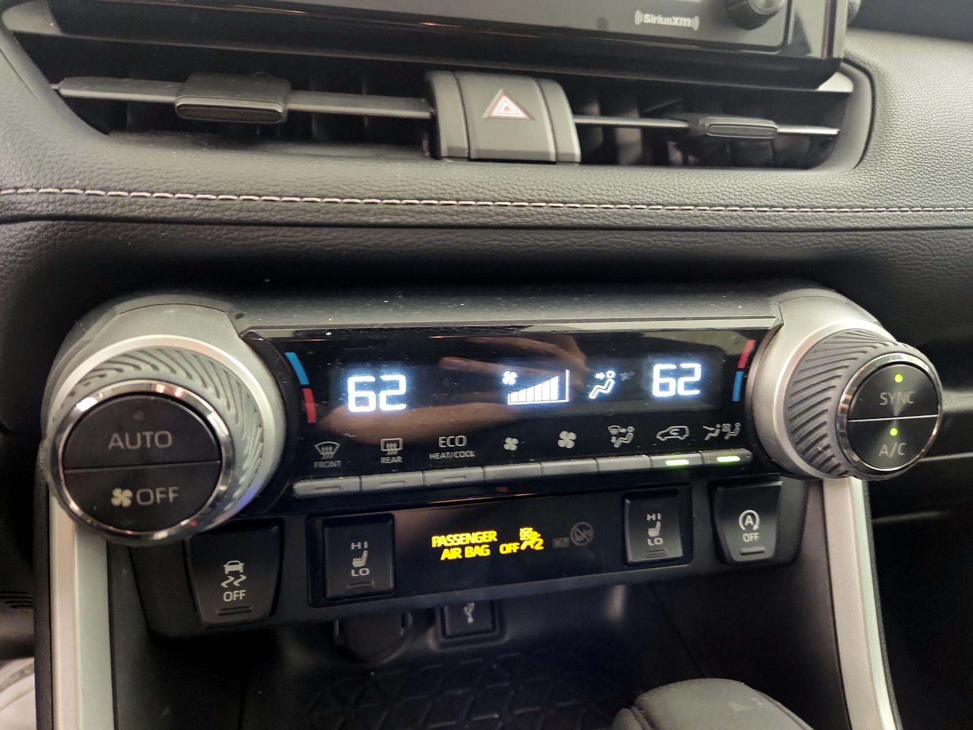 Thumbnail: 2021 Toyota RAV4 - 16