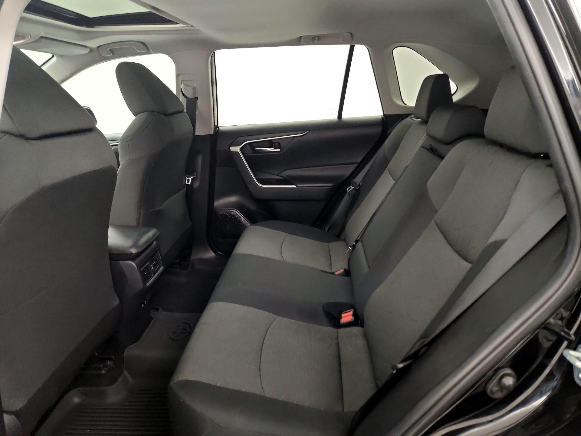 Thumbnail: 2021 Toyota RAV4 - 20