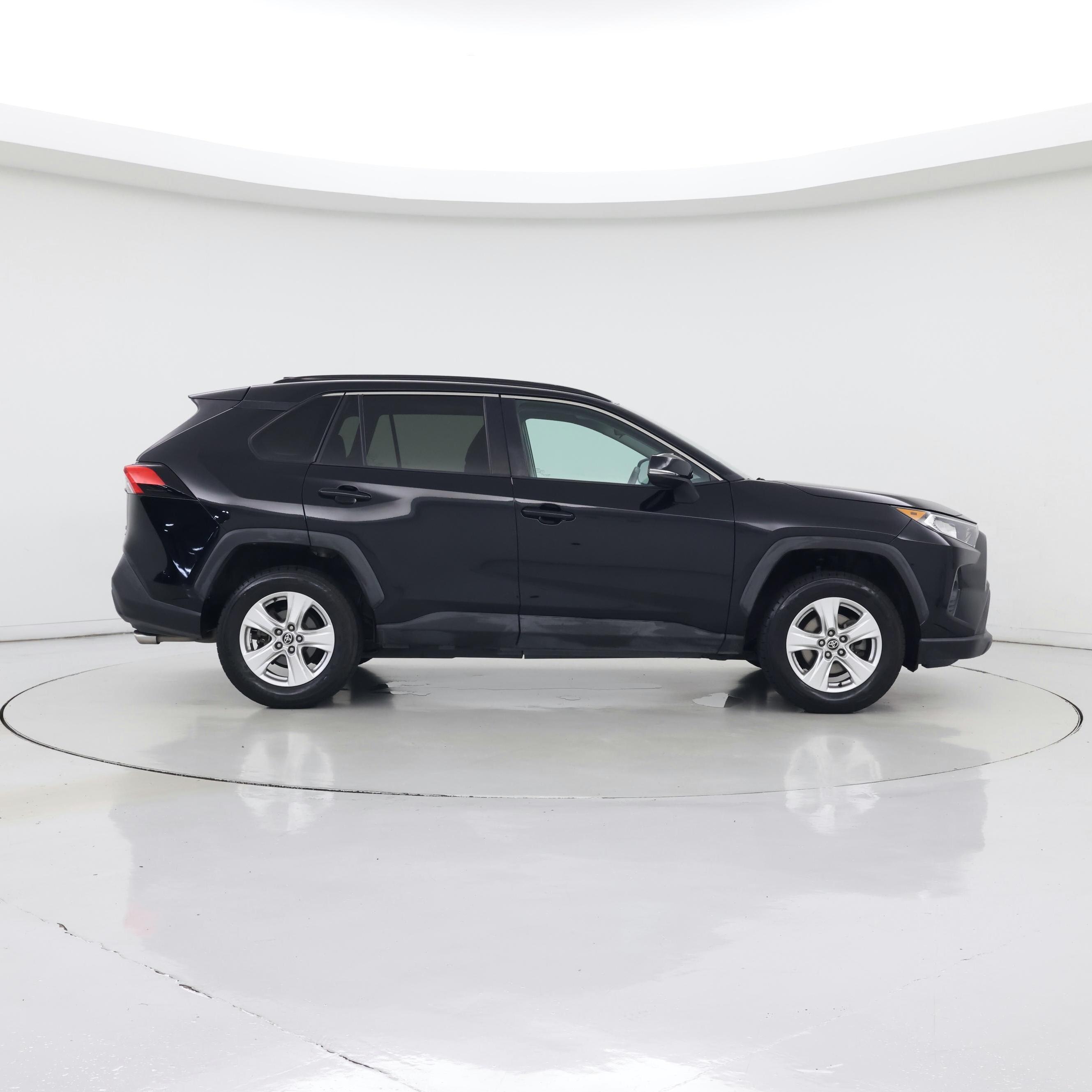 Thumbnail: 2021 Toyota RAV4 - 7