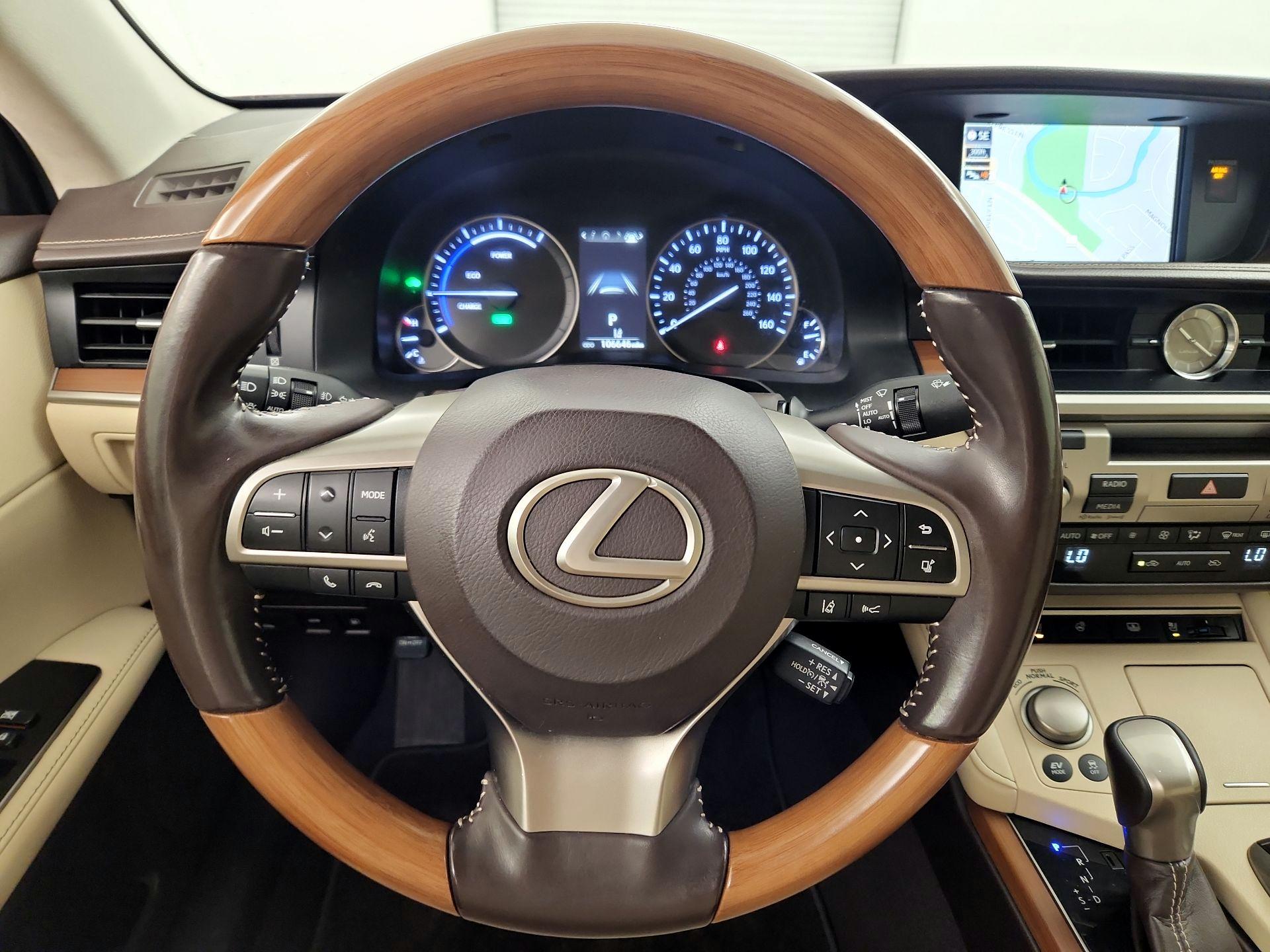 Thumbnail: 2018 Lexus ES - 10