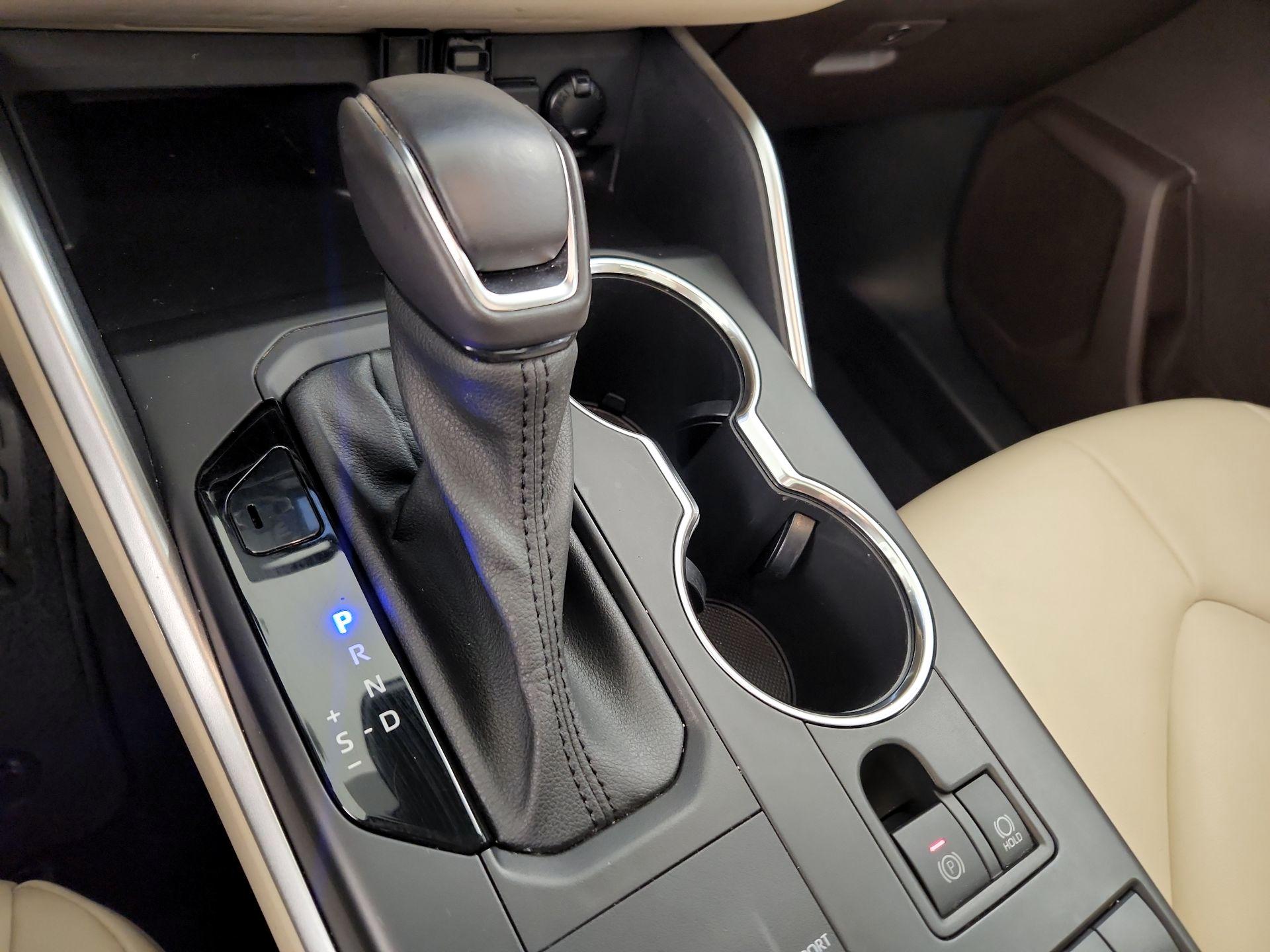 Thumbnail: 2021 Toyota Highlander - 17