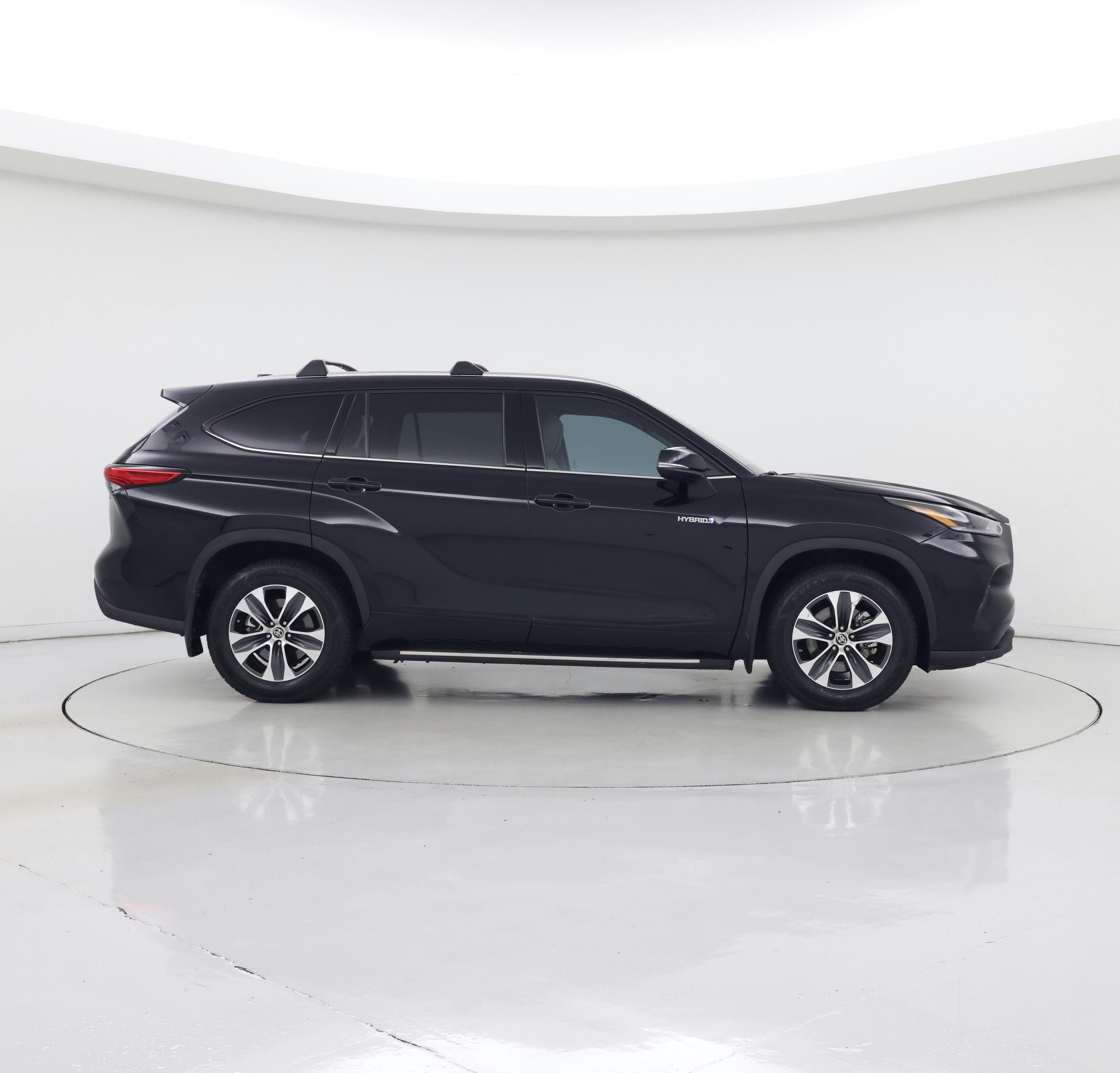 Thumbnail: 2021 Toyota Highlander - 7