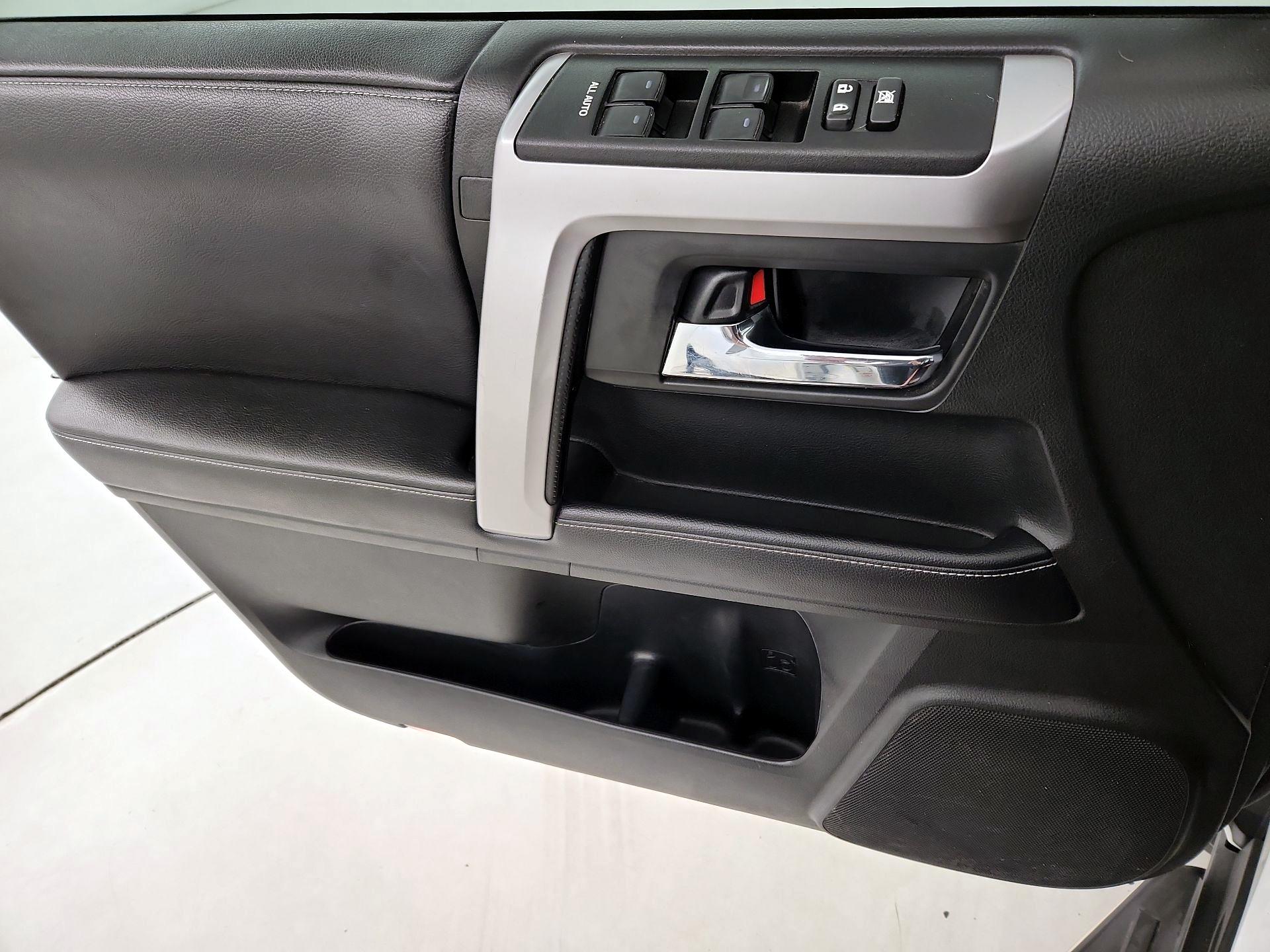 Thumbnail: 2019 Toyota 4Runner - 12