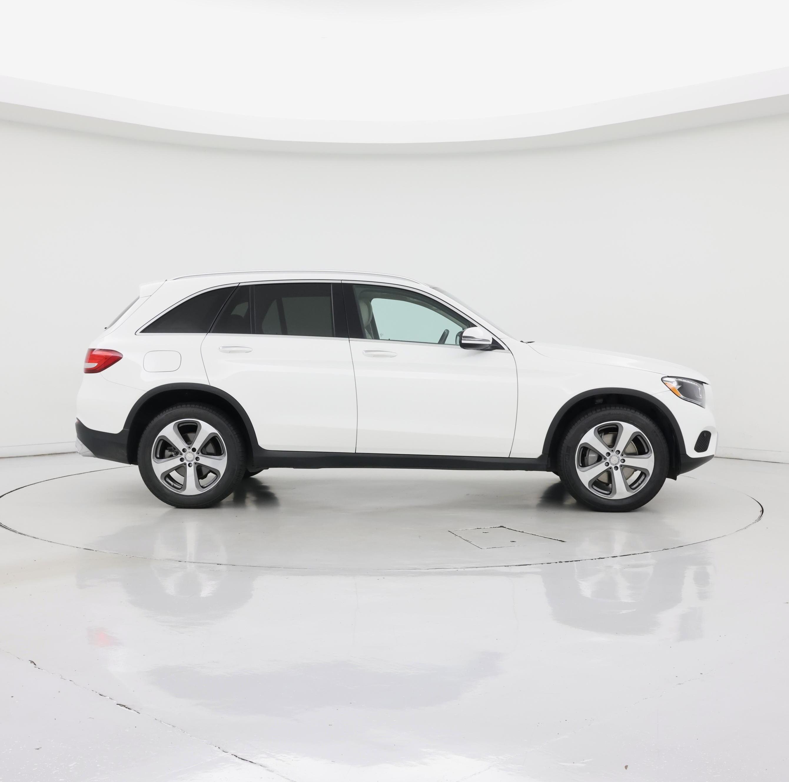Thumbnail: 2016 Mercedes-Benz GLC - 7